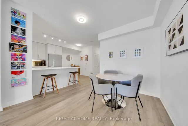 65 Oneida Cres #903, Richmond Hill 2