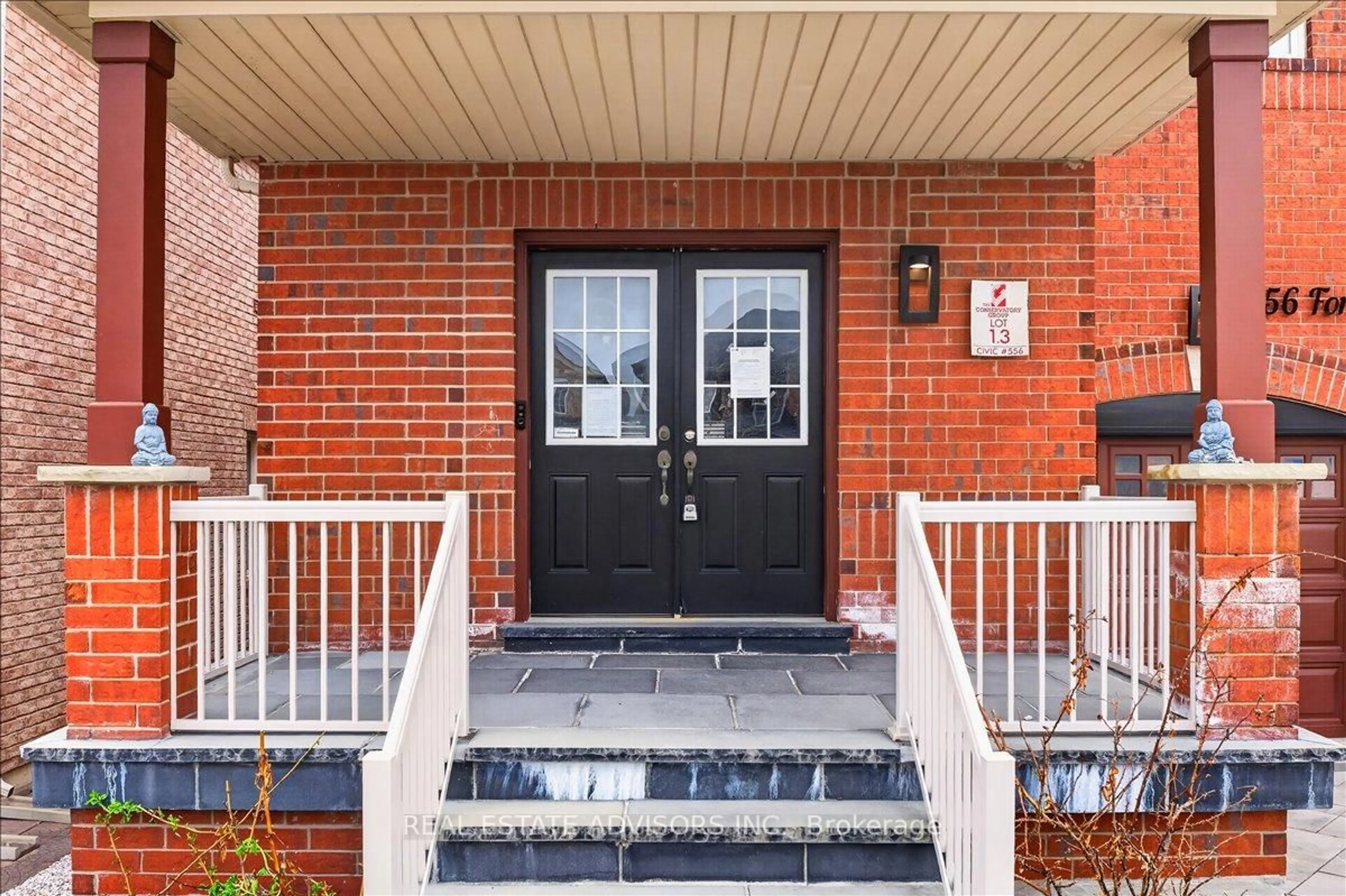 Home with brick exterior material, street for 556 Forsyth Farm Dr, Whitchurch-Stouffville Ontario L4A 0N3