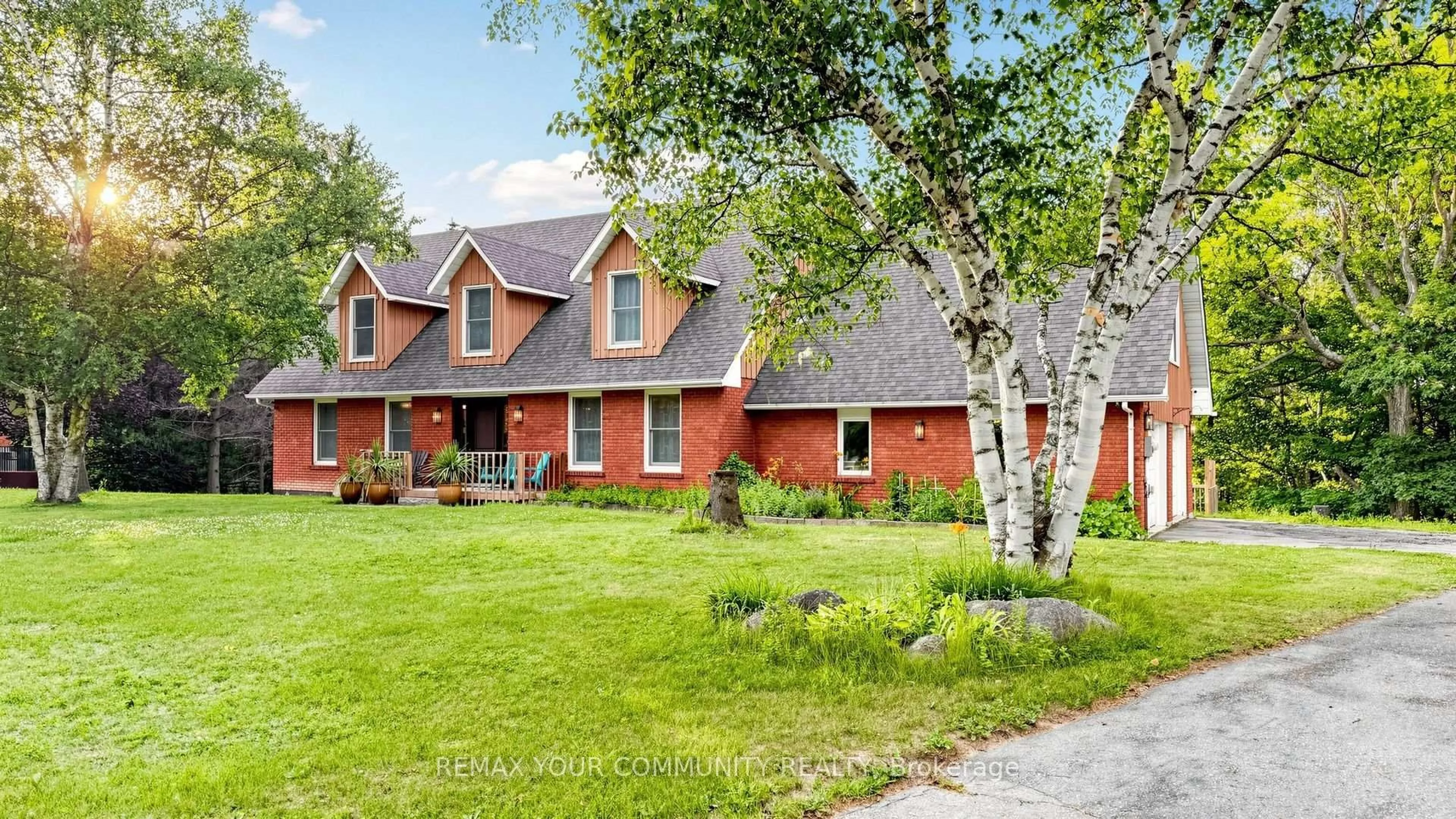 Home with brick exterior material, street for 243 Ridge Rd, Aurora Ontario L4G 0M3