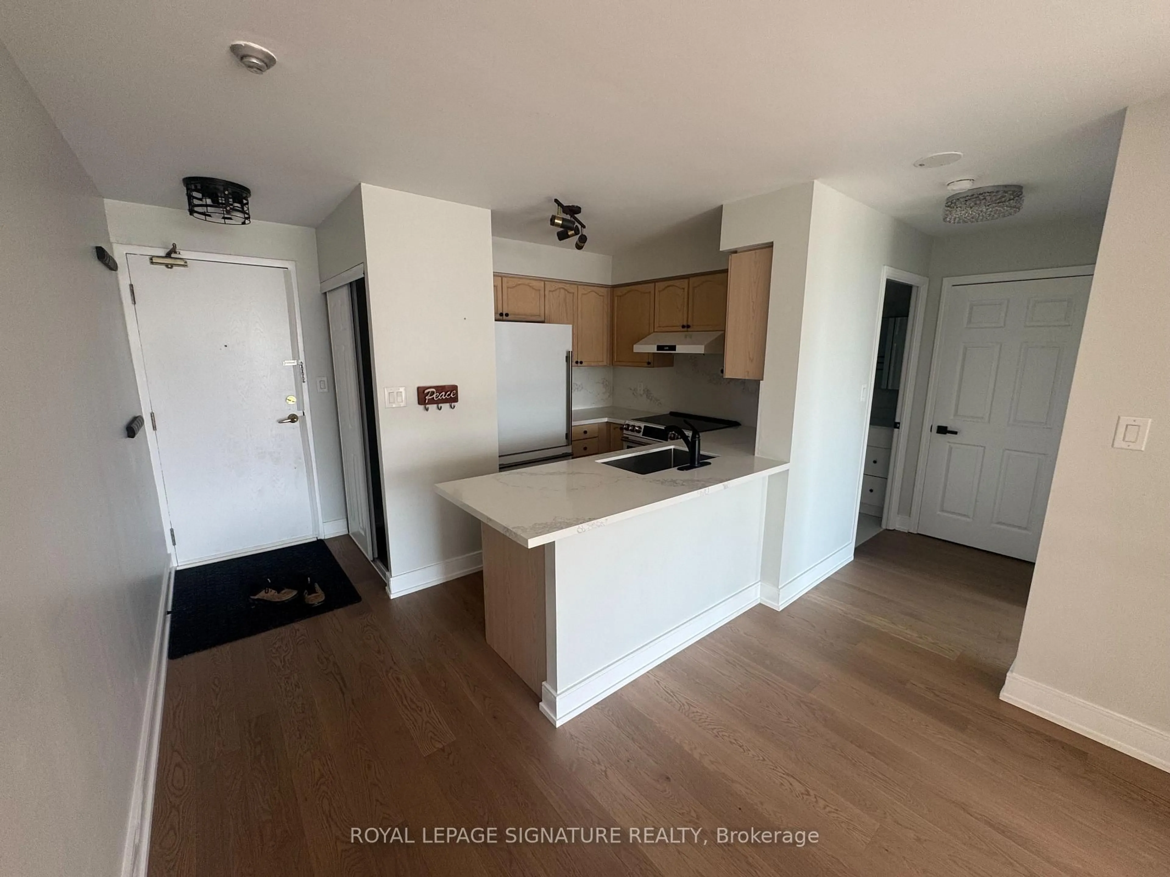 Unknown for 51 Baffin Crt #815, Richmond Hill Ontario L4B 4P6