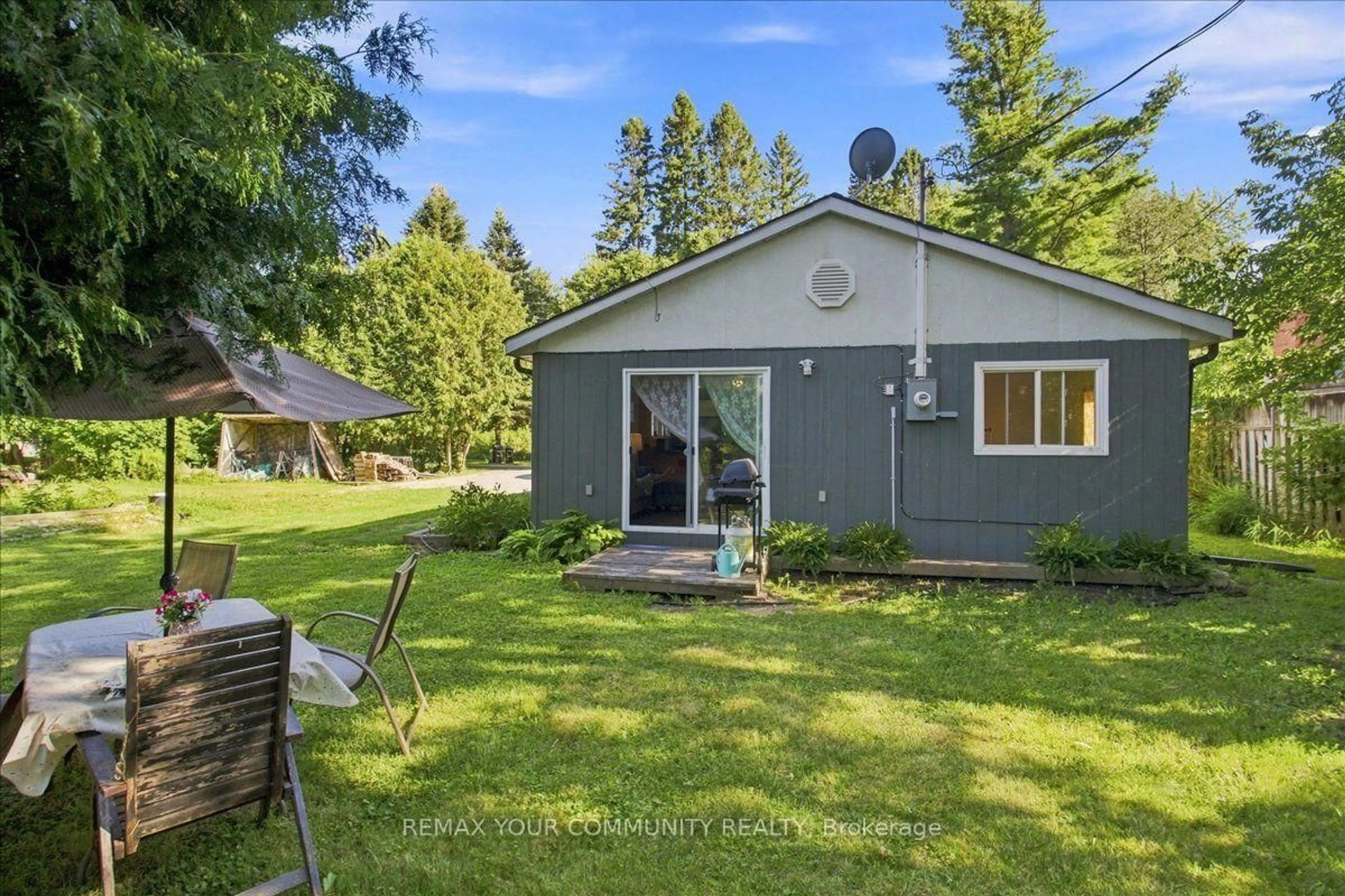 Patio, unknown for 8470 Nottawasaga River Rd, Adjala-Tosorontio Ontario L0G 1L0