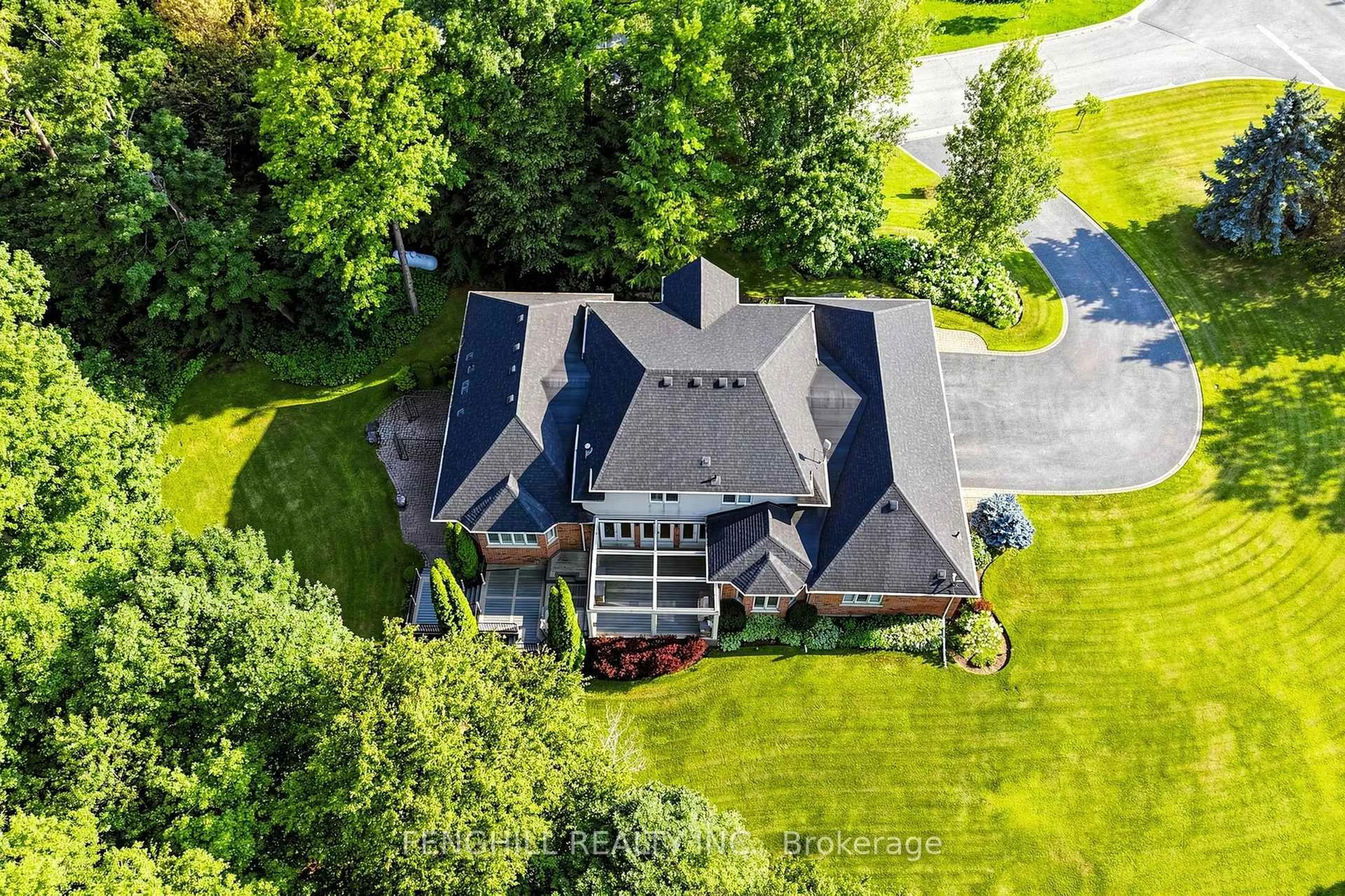 A pic from outside/outdoor area/front of a property/back of a property/a pic from drone, unknown for 2 Earl Cook Dr, Whitchurch-Stouffville Ontario L4A 1L5