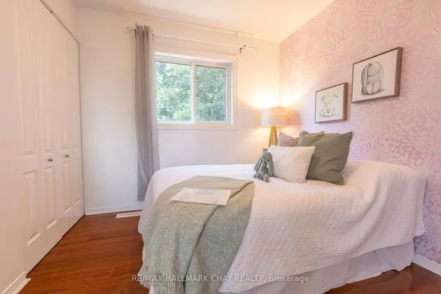 11 Dugdale Ave, New Tecumseth 4