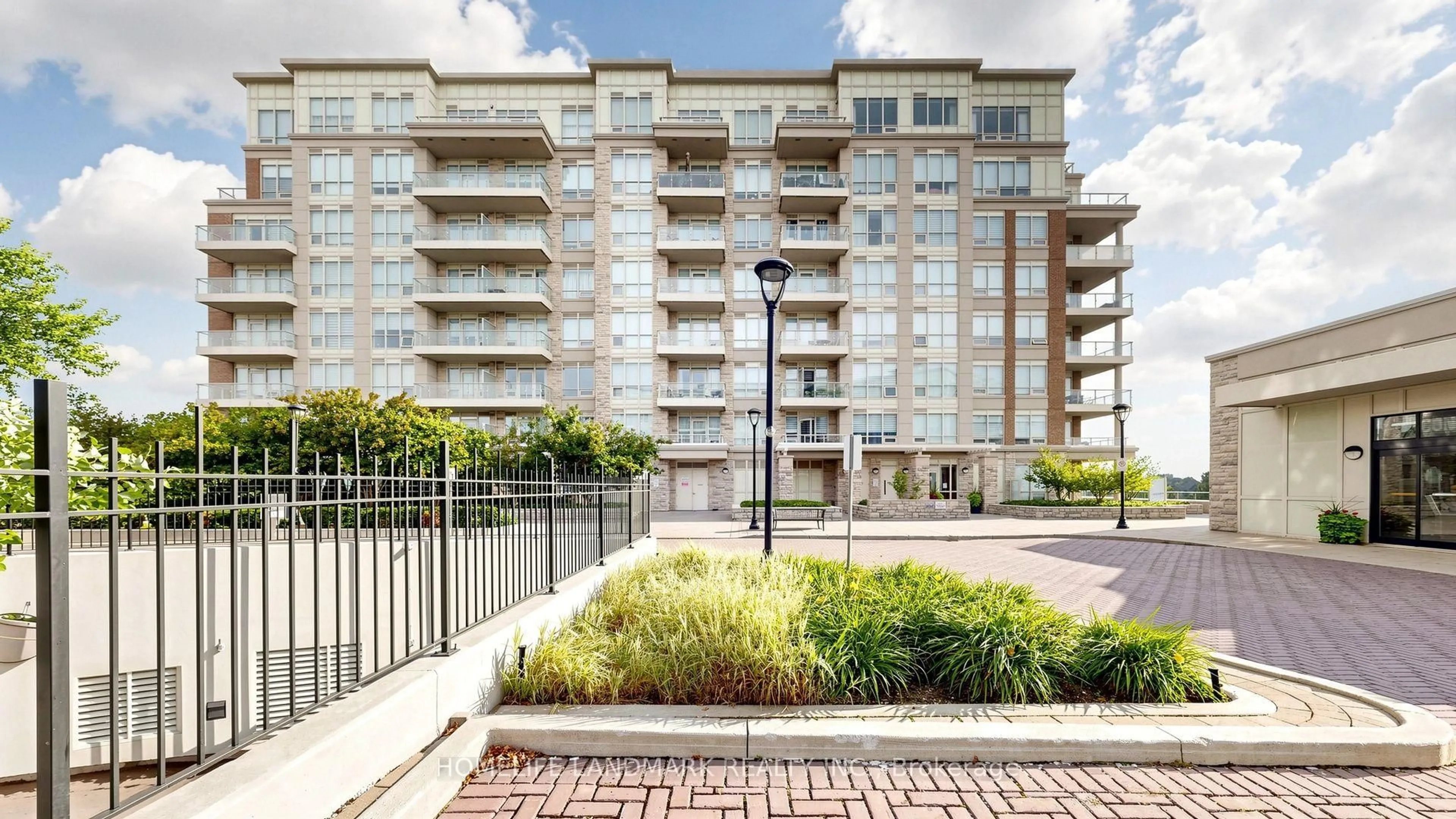 Patio, street for 15 Stollery Pond Cres #507, Markham Ontario L6C 0Y4
