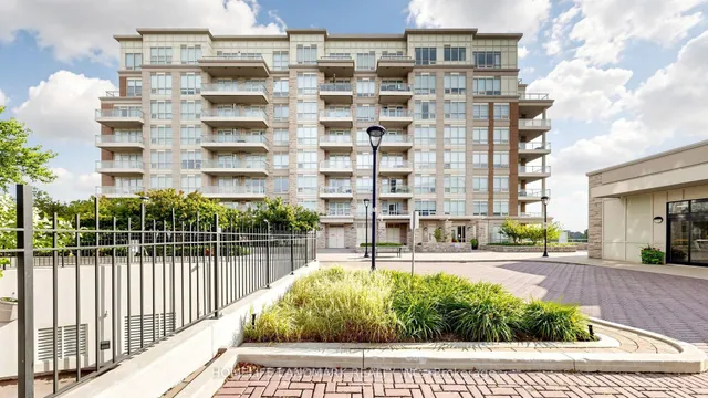 15 Stollery Pond Cres #507, Markham 4