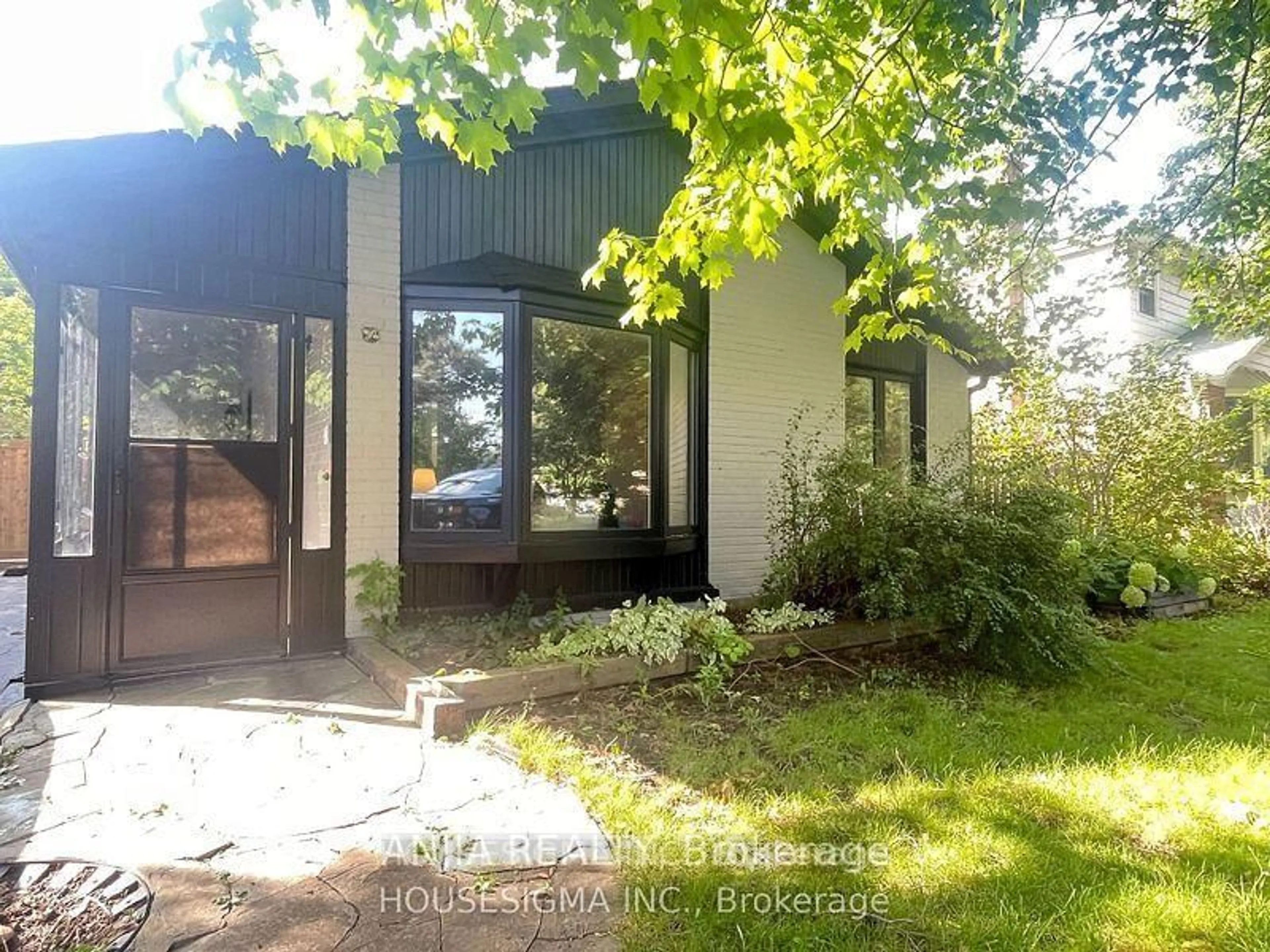 Unknown for 46 Seaton Dr, Aurora Ontario L4G 2K3