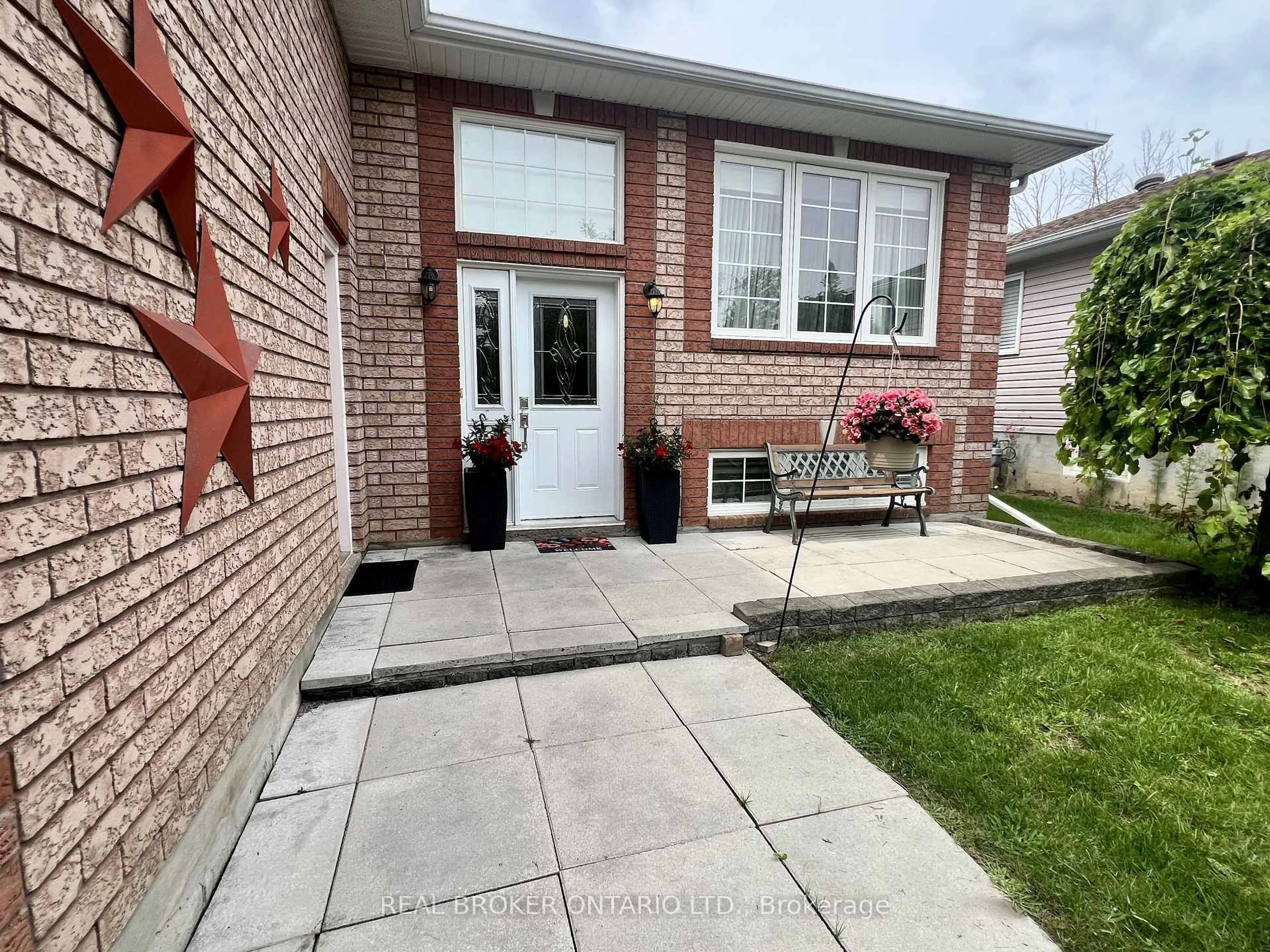 Home with brick exterior material, street for 2342 Somers Blvd, Innisfil Ontario L9S 2E8