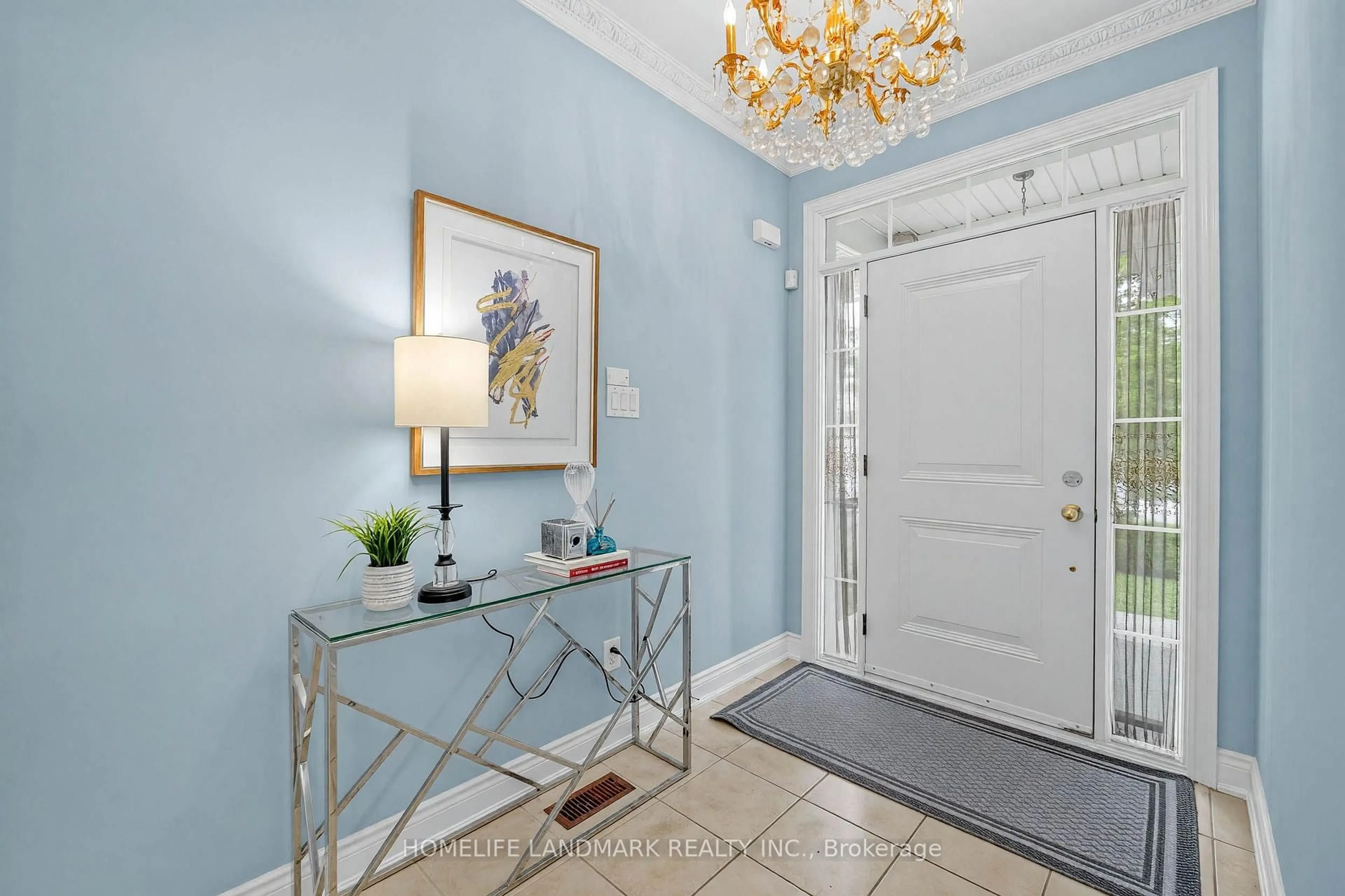 Indoor entryway for 28 Danpatrick Dr, Richmond Hill Ontario L4S 2S7