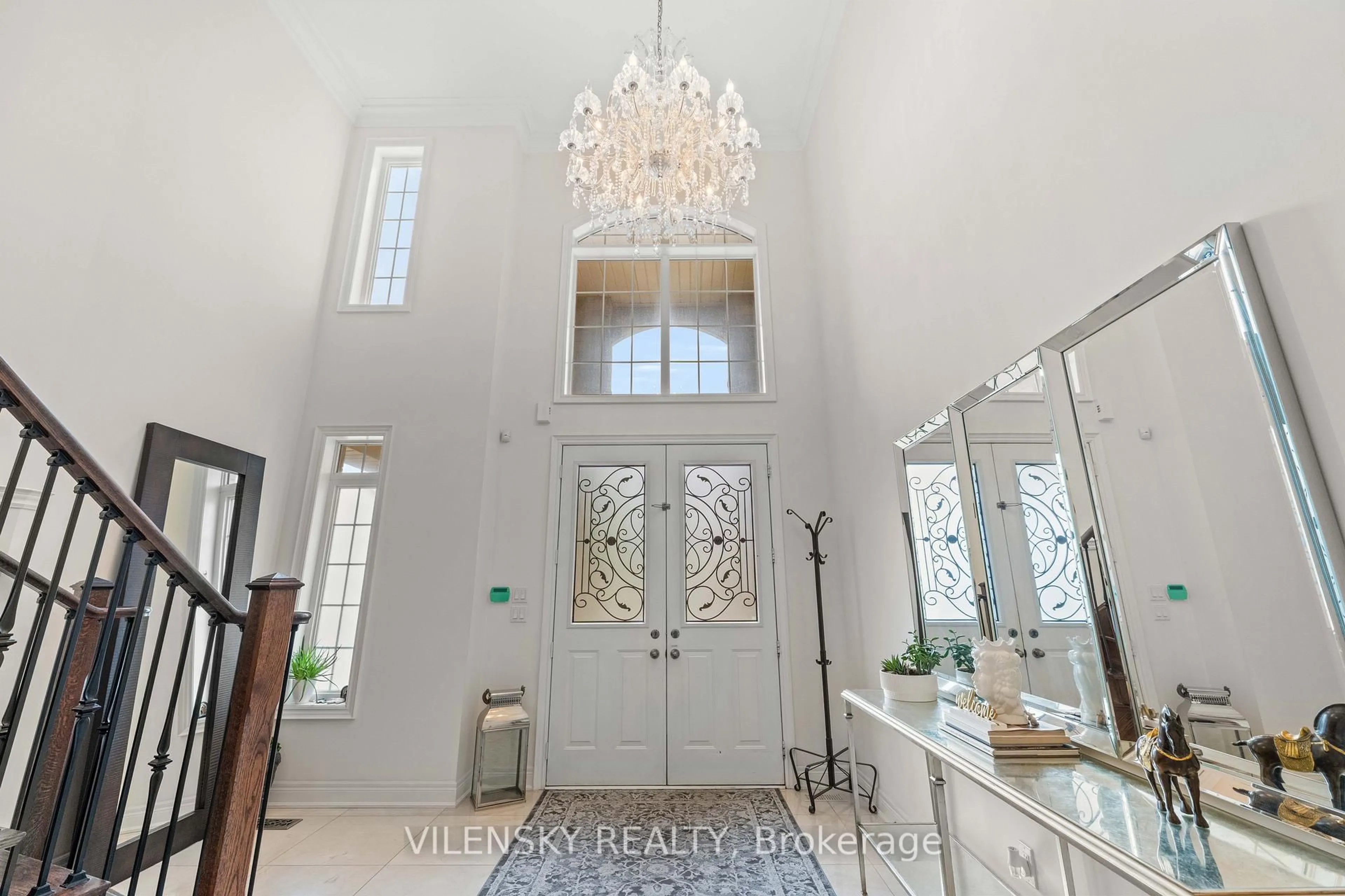 Indoor entryway for 51 Lady Karen Cres, Vaughan Ontario L6A 4M3