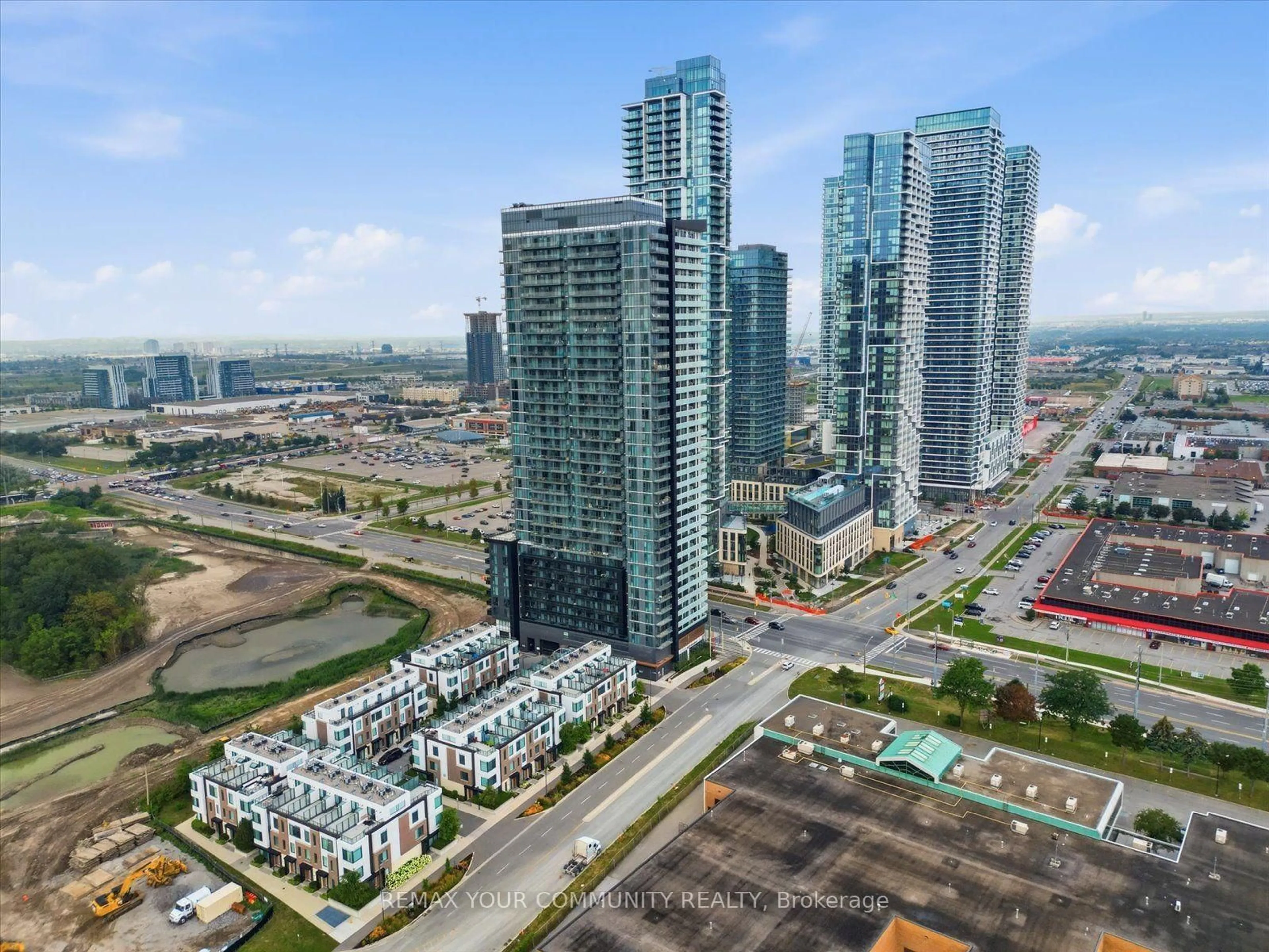 A pic from outside/outdoor area/front of a property/back of a property/a pic from drone, city buildings view from balcony for 7895 Jane St #2214, Vaughan Ontario L4K 2M7