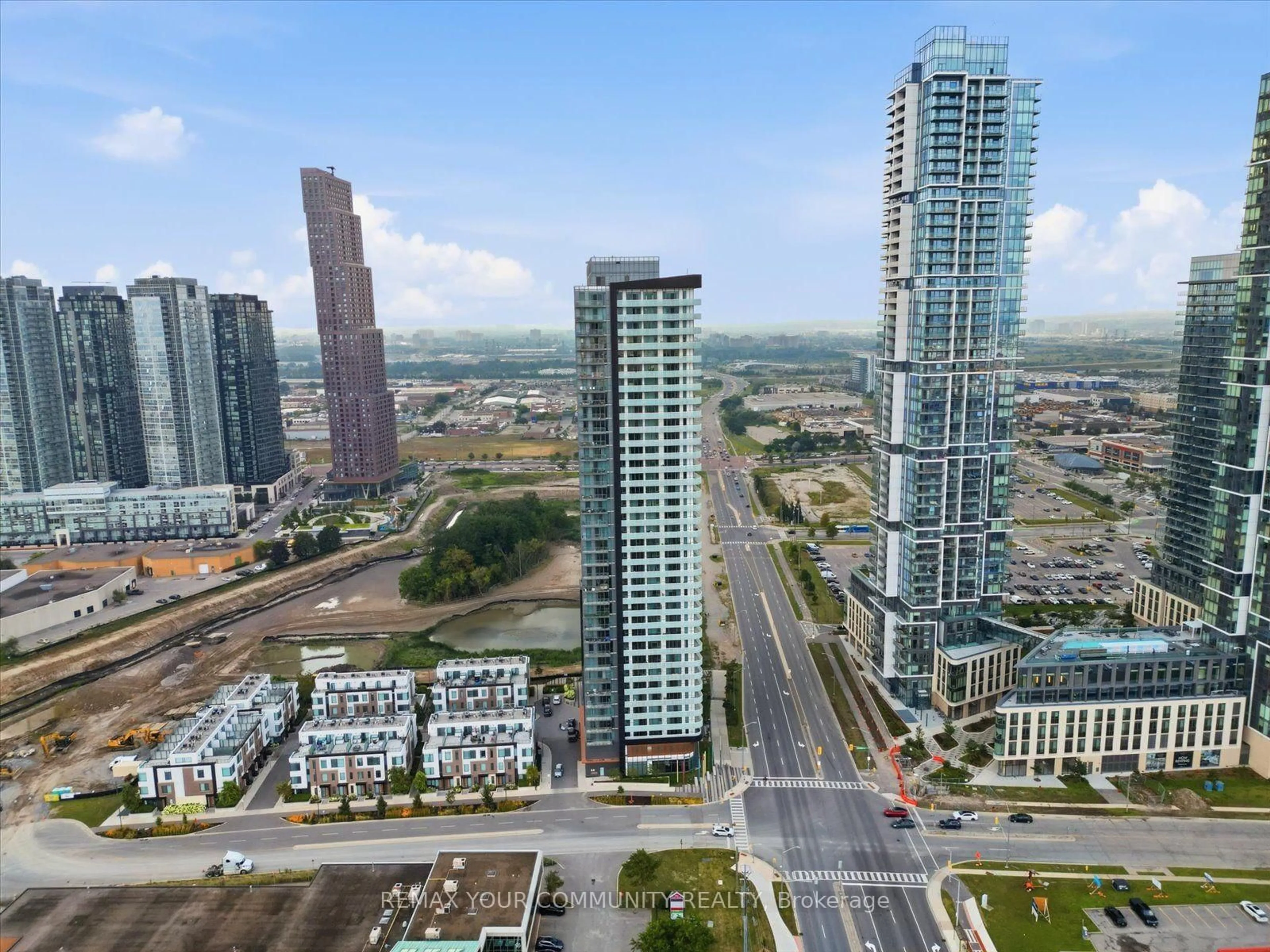 A pic from outside/outdoor area/front of a property/back of a property/a pic from drone, city buildings view from balcony for 7895 Jane St #2214, Vaughan Ontario L4K 2M7
