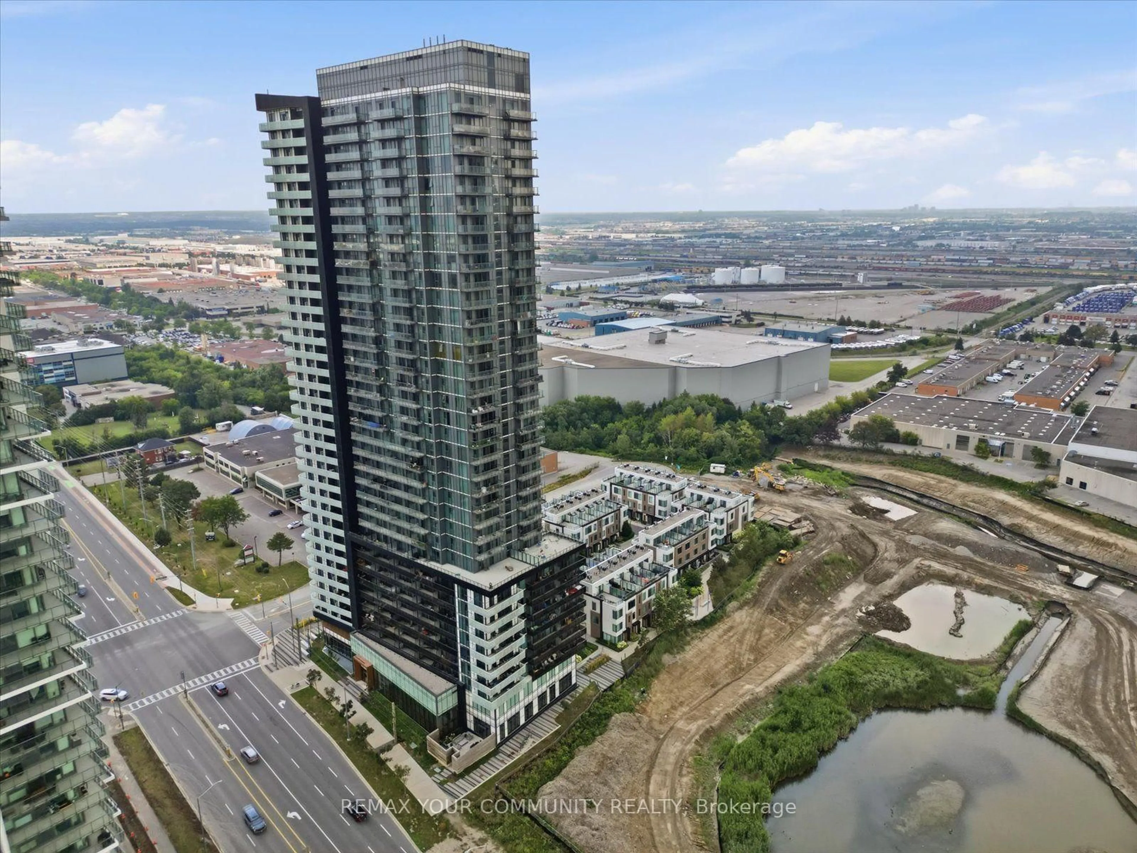 A pic from outside/outdoor area/front of a property/back of a property/a pic from drone, city buildings view from balcony for 7895 Jane St #2214, Vaughan Ontario L4K 2M7