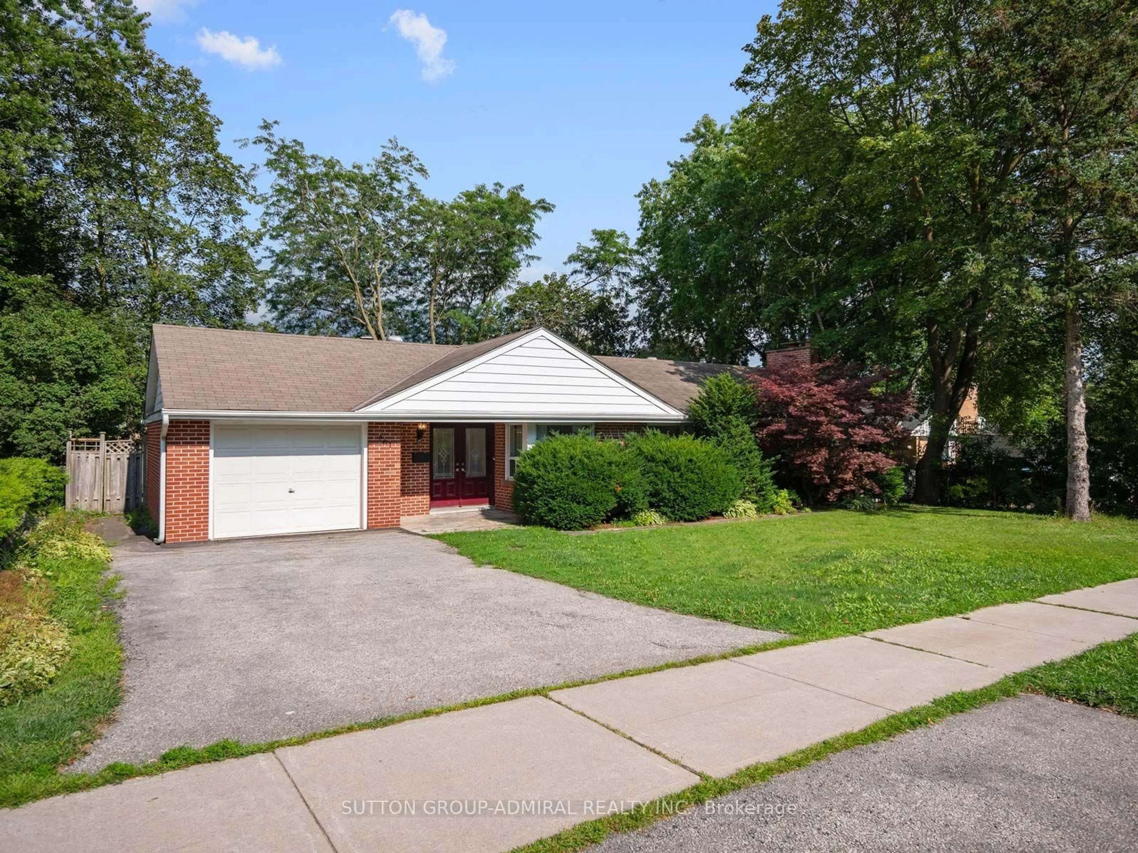 Unknown for 261 Carol Ave, Newmarket Ontario L3Y 4T2