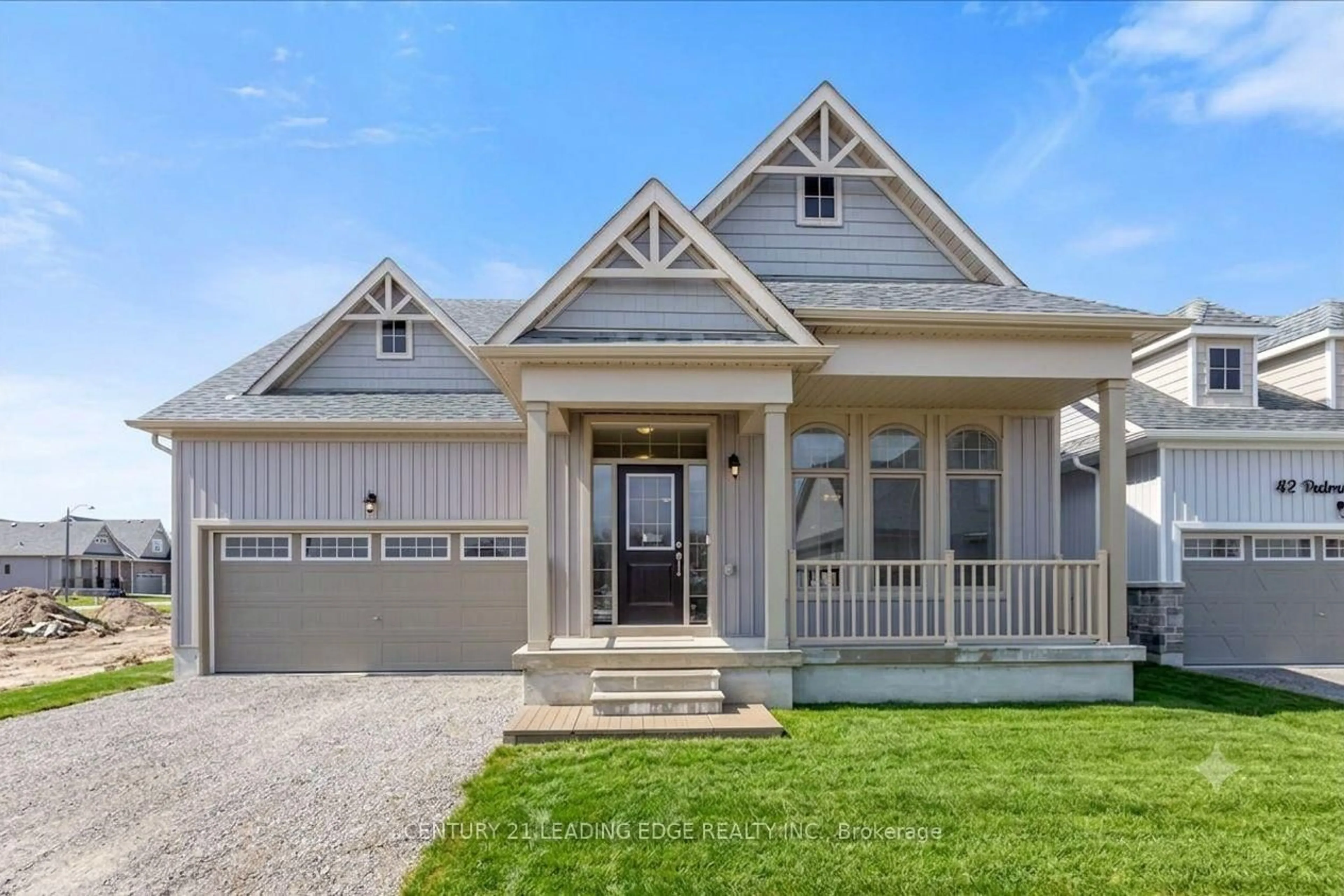 Home with vinyl exterior material, street for 38 PALMIRA Dr, Georgina Ontario L0E 1R0