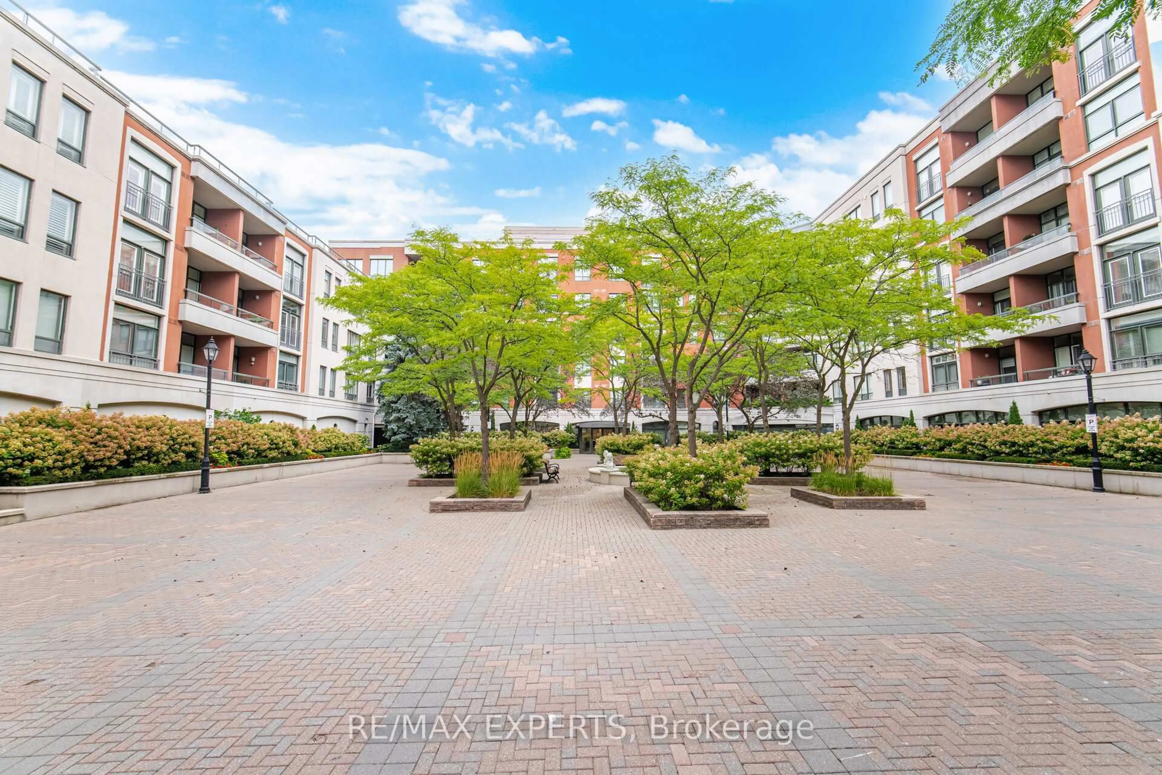 Patio, street for 53 Woodbridge Ave #209, Vaughan Ontario L4L 9K9