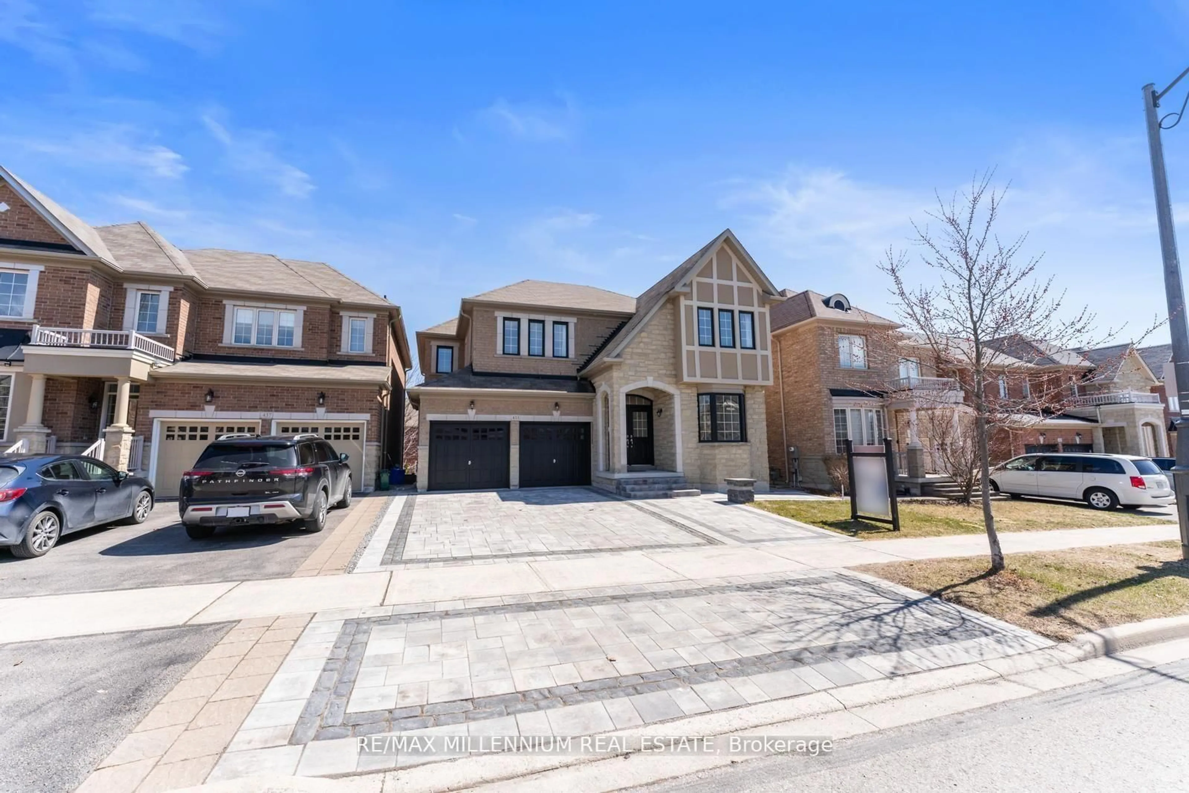 Home with brick exterior material, street for 433 Mavrinac Blvd, Aurora Ontario L4G 0J8