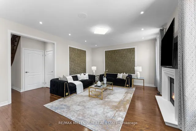 433 Mavrinac Blvd, Aurora 2