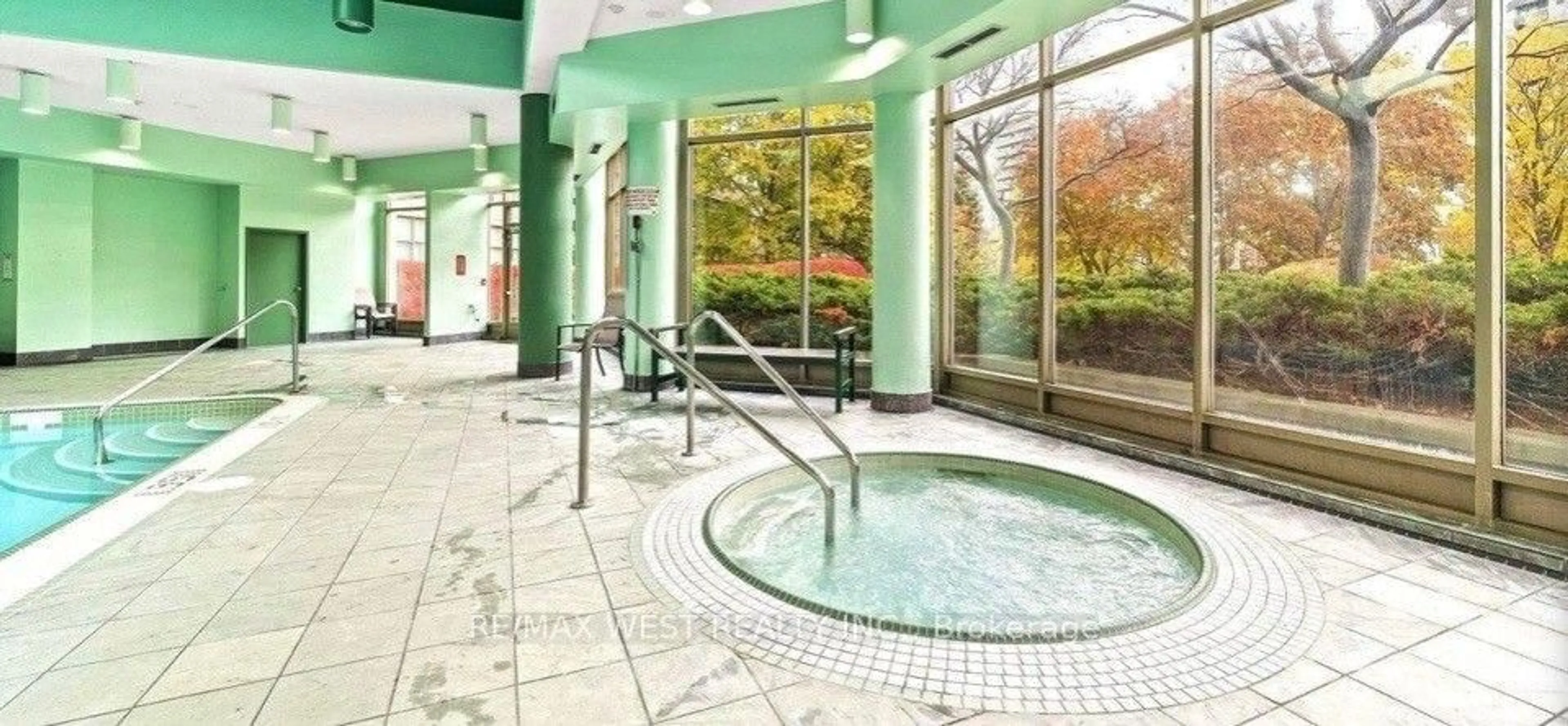 Pool for 7 Townsgate Dr #1408, Vaughan Ontario L4J 7Z9