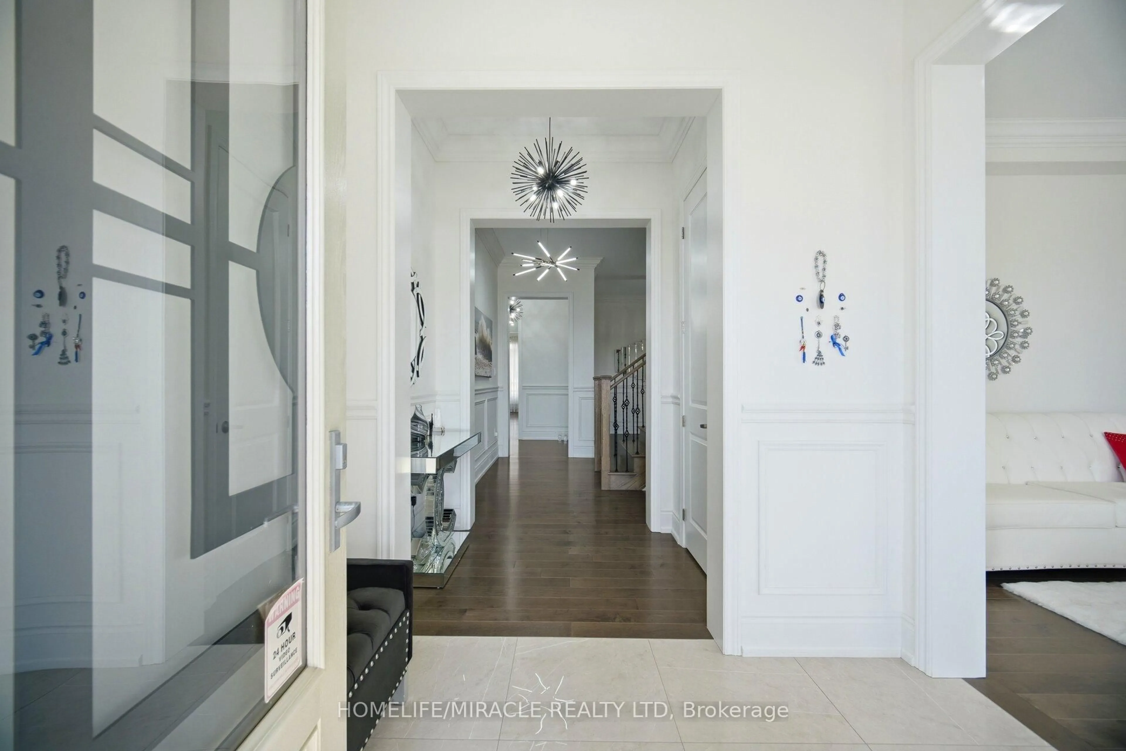 Indoor entryway for 642 Barons St, Vaughan Ontario L4H 5C5