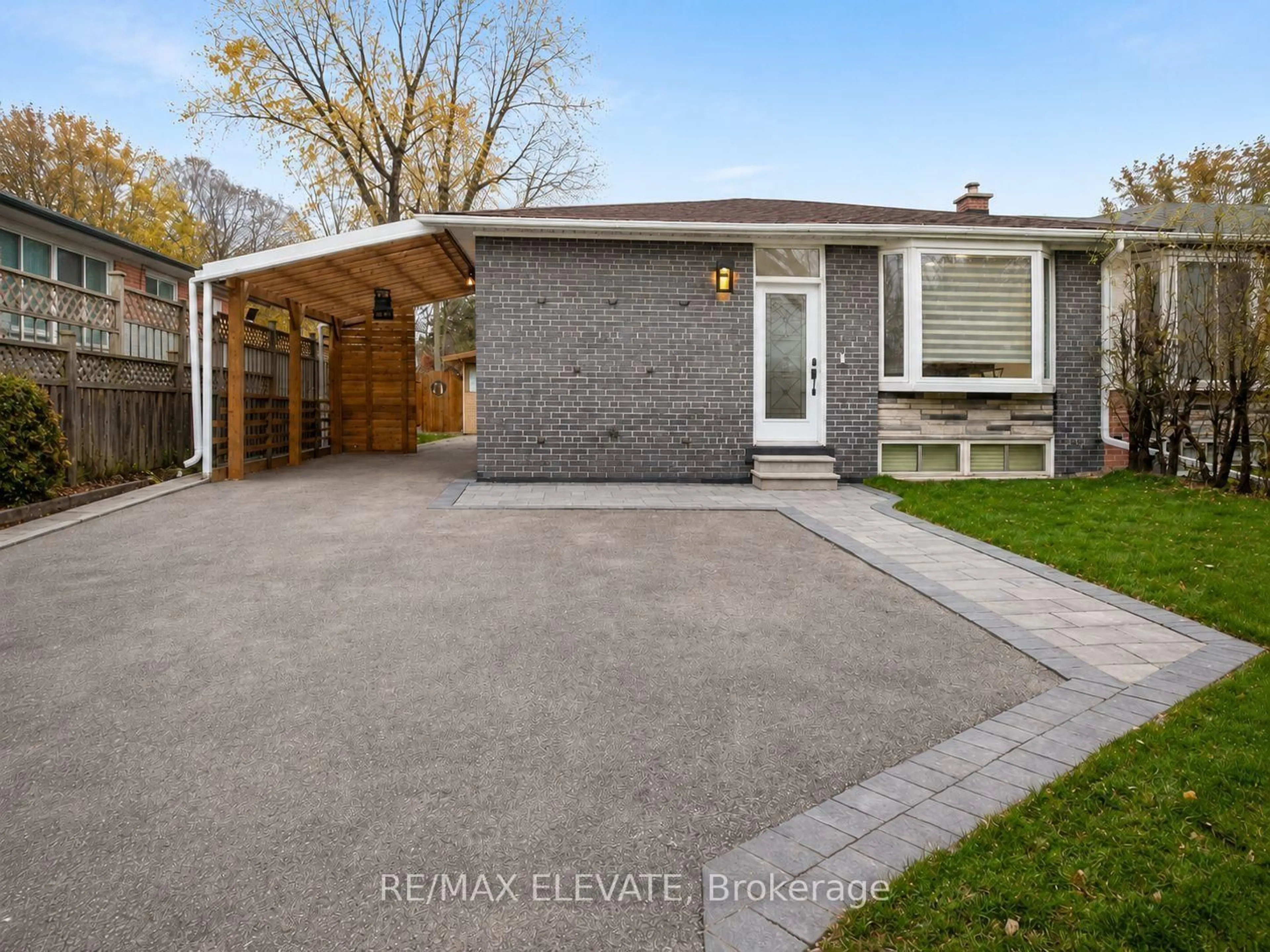 Home with brick exterior material, street for 302 Demaine Cres, Richmond Hill Ontario L4C 2W5