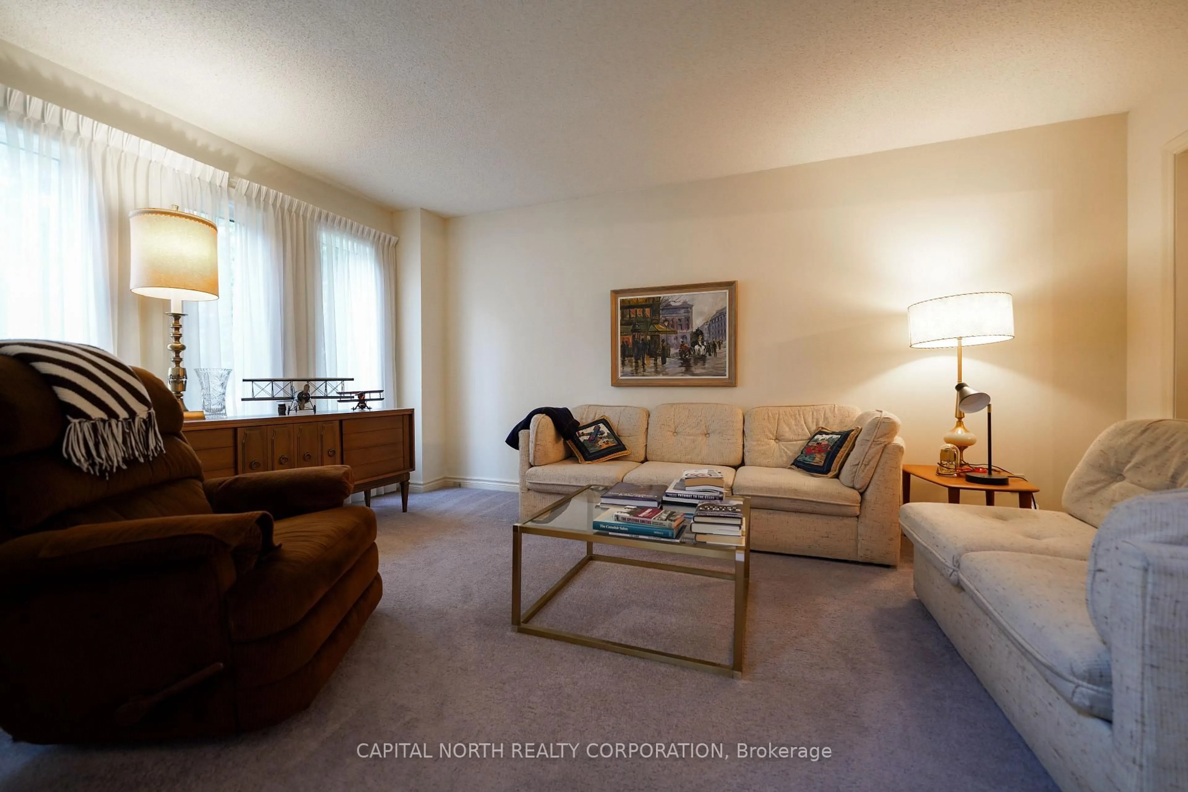 Living room with furniture, carpet floor for 65 Savoy Cres, Vaughan Ontario L4J 7W3