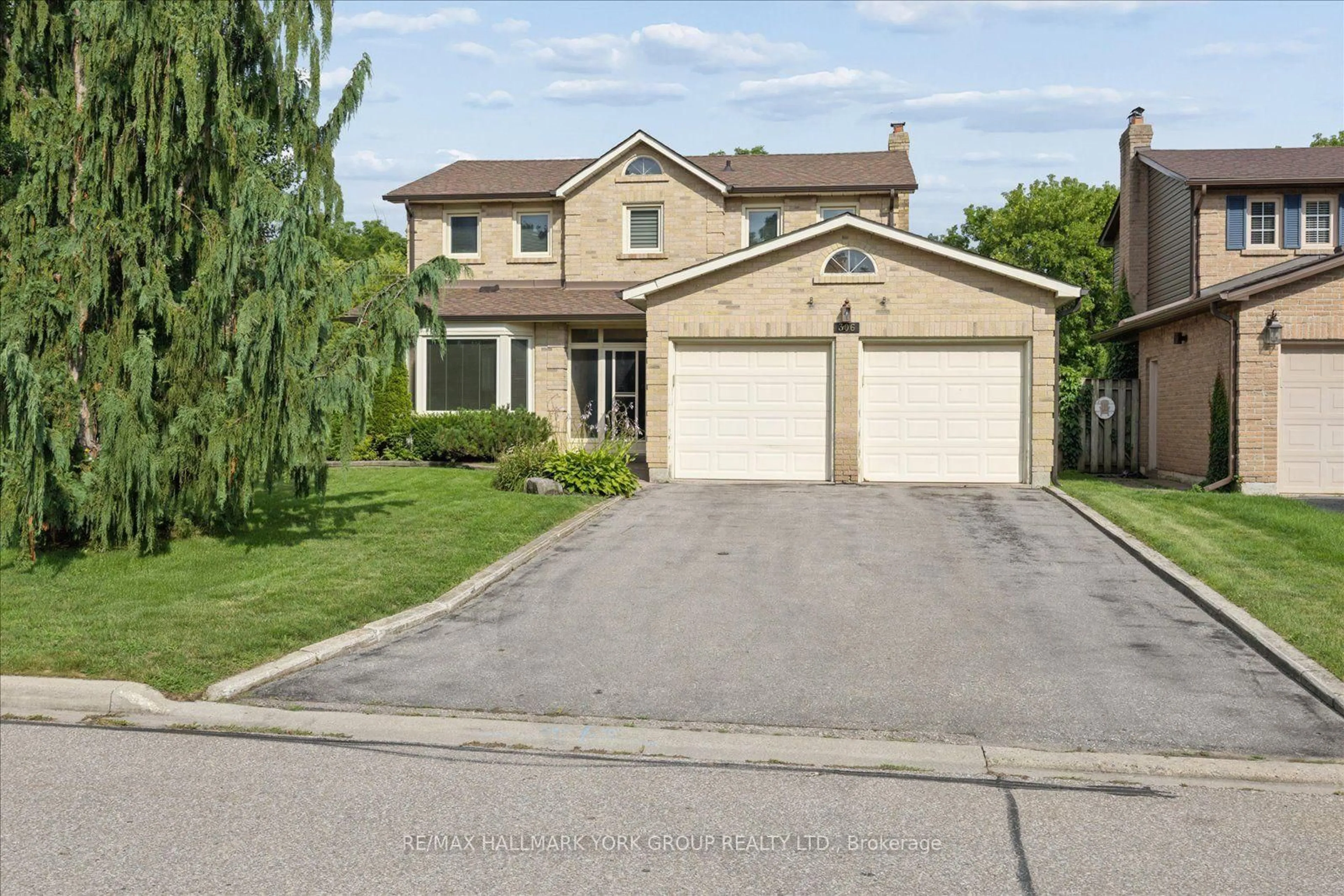 Unknown for 306 Erin Tr, Newmarket Ontario L3Y 6K1