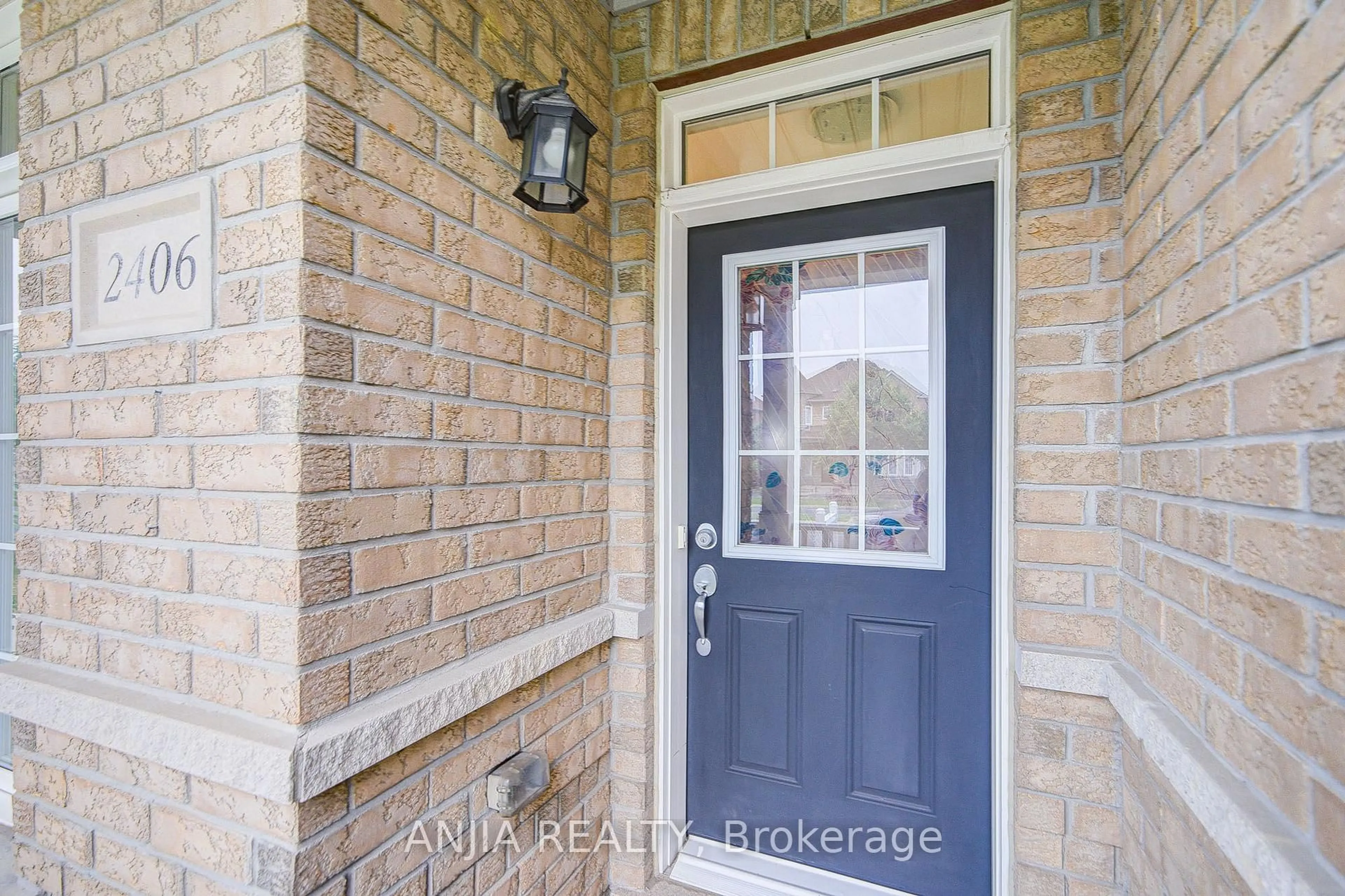 Indoor entryway for 2406 Bur Oak Ave, Markham Ontario L6E 1K7