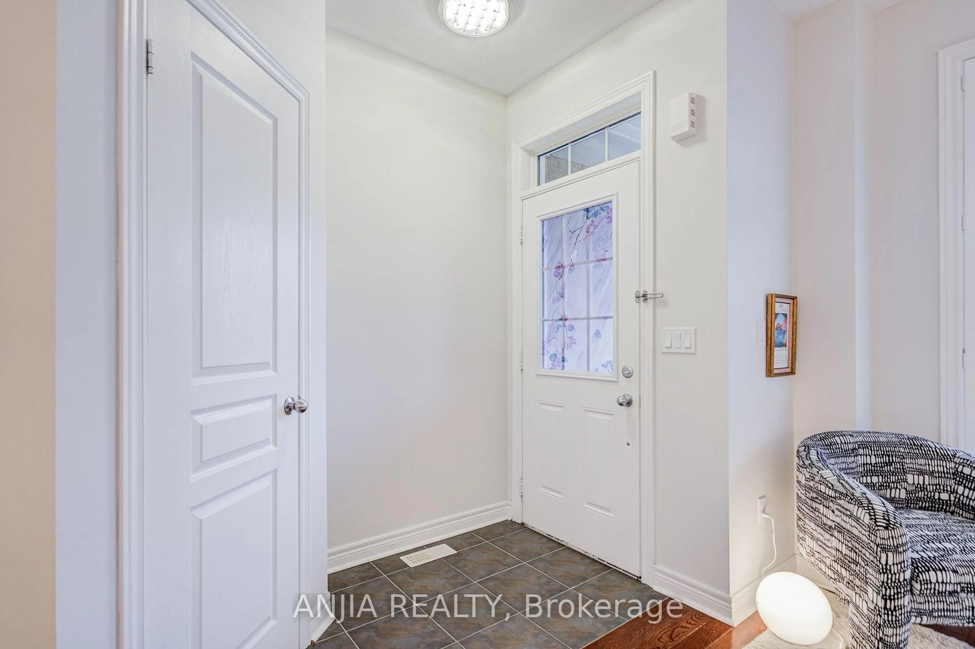 Indoor entryway for 2406 Bur Oak Ave, Markham Ontario L6E 1K7