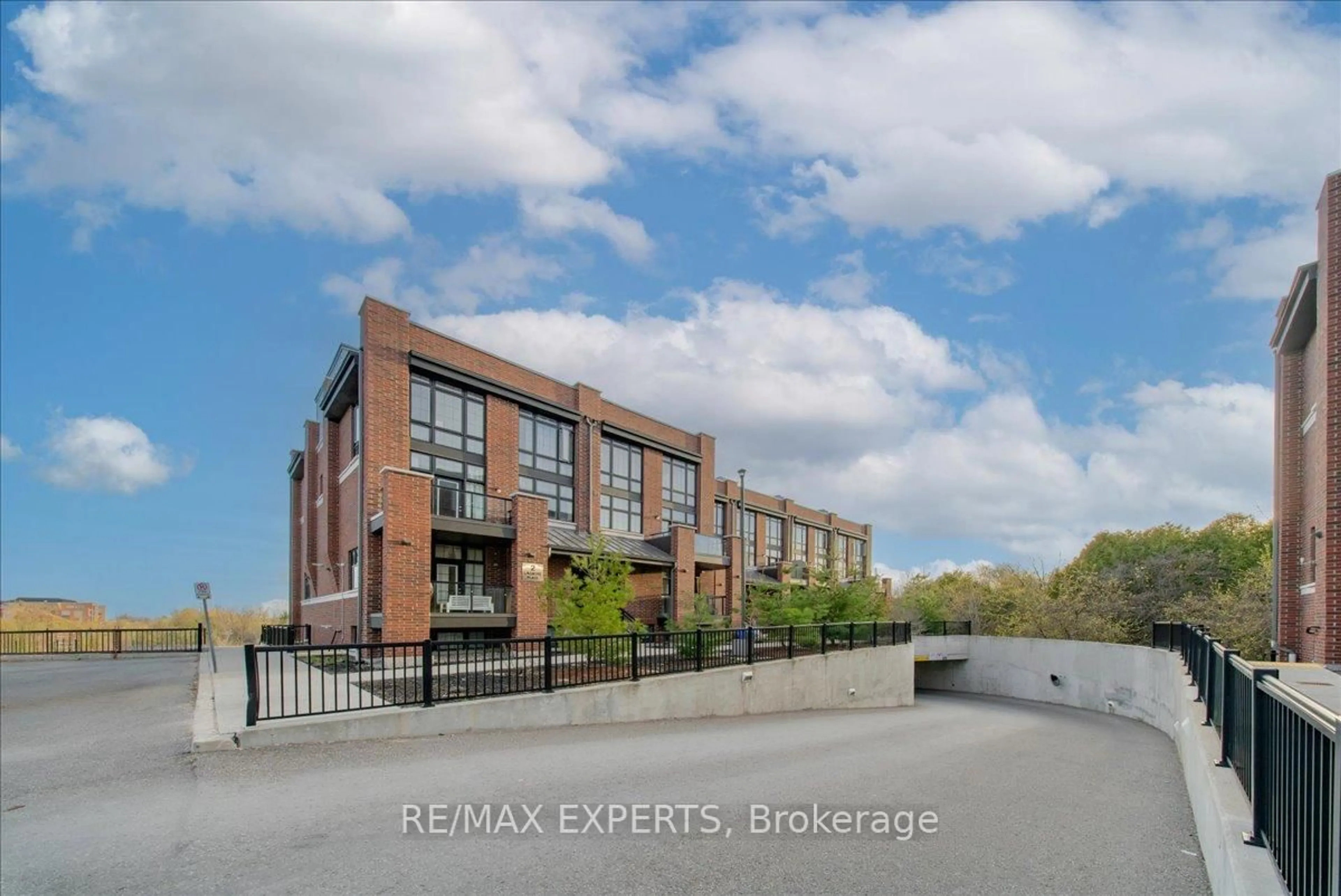 A pic from outside/outdoor area/front of a property/back of a property/a pic from drone, unknown for 2 Linsmore Pl #304, Whitchurch-Stouffville Ontario L4A 4T4