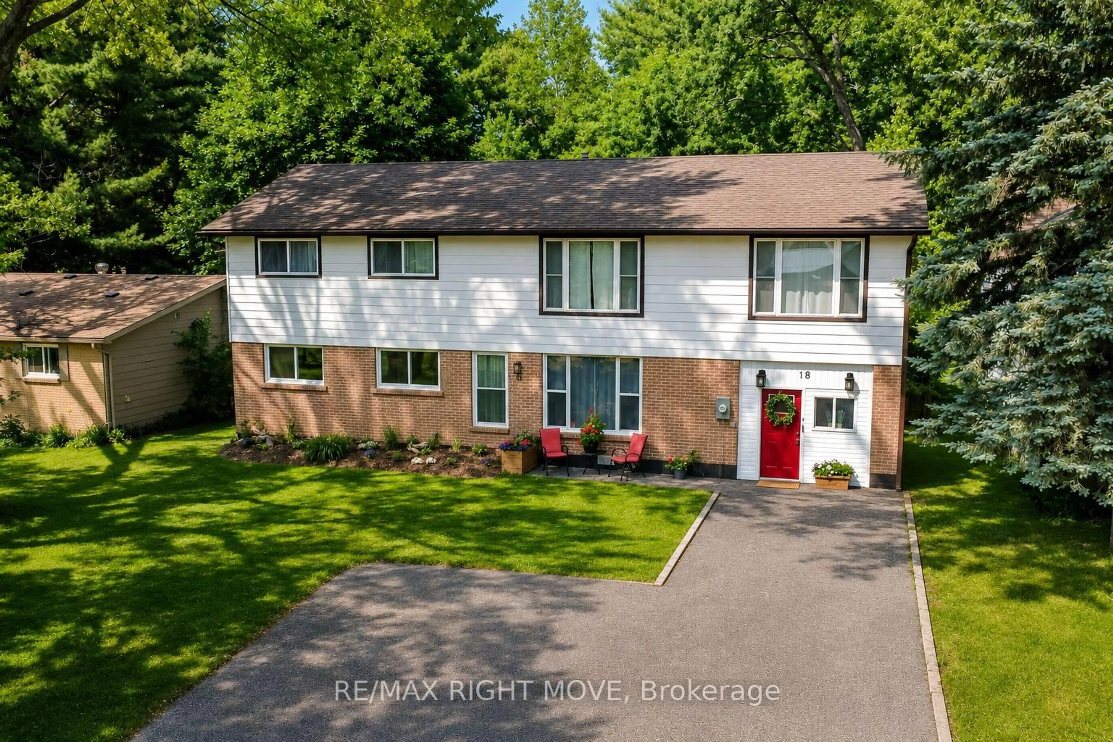 A pic from outside/outdoor area/front of a property/back of a property/a pic from drone, street for 18 Bushey Ave, Essa Ontario L3W 0L2