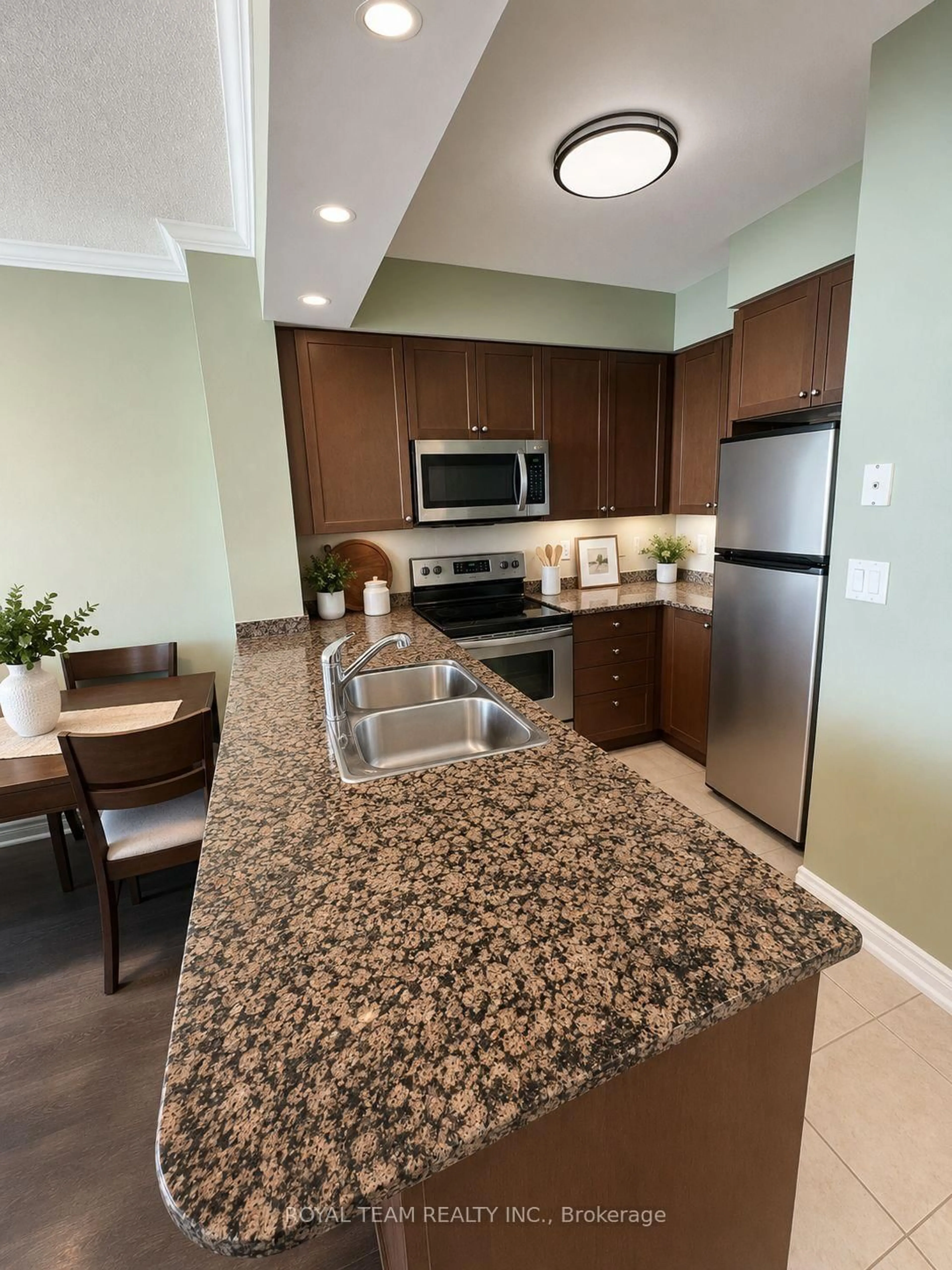 Unknown for 100 Promenade Circ #1110, Vaughan Ontario L4J 7W7