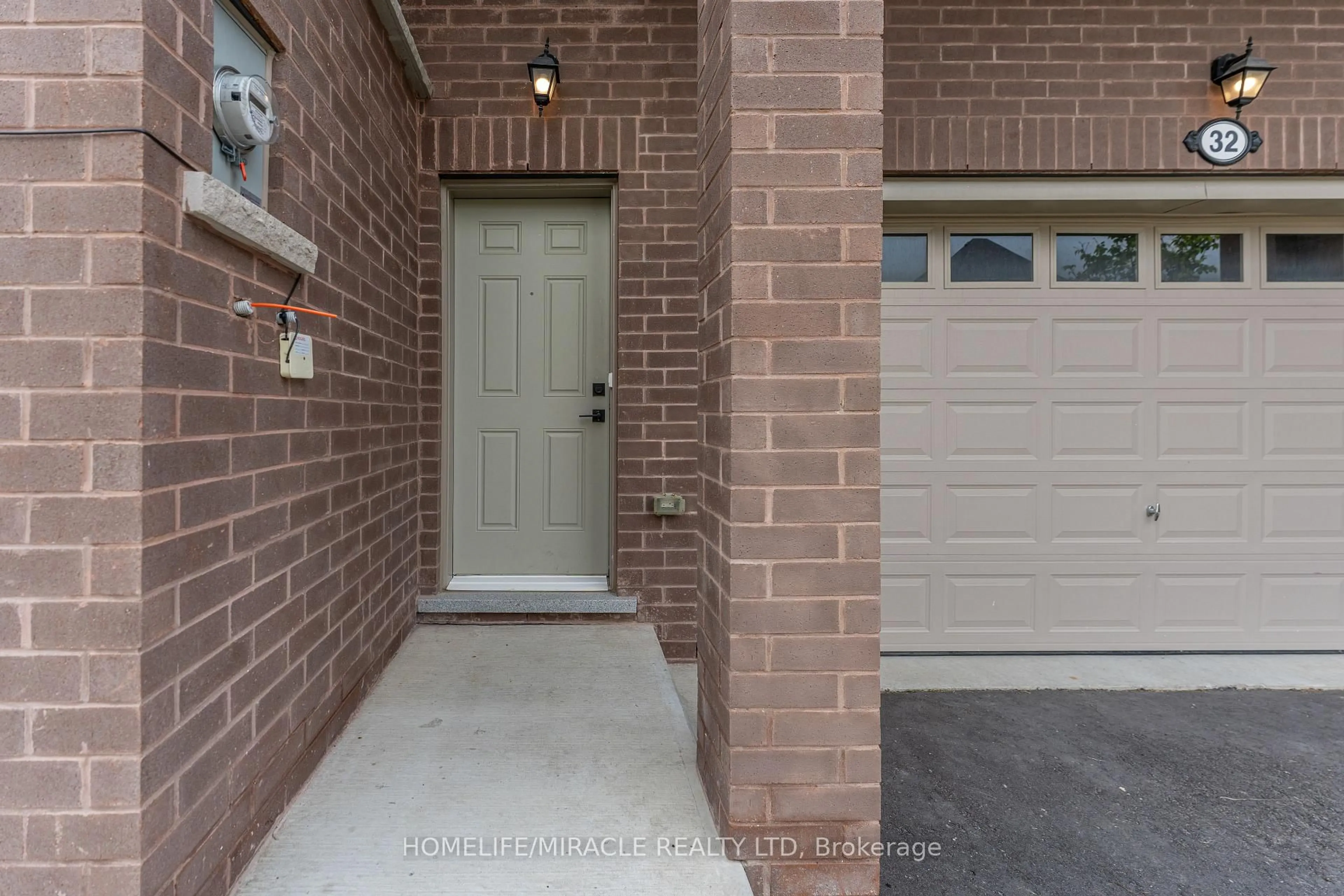 Unknown for 32 Alan Williams Tr, Uxbridge Ontario L9P 0R6