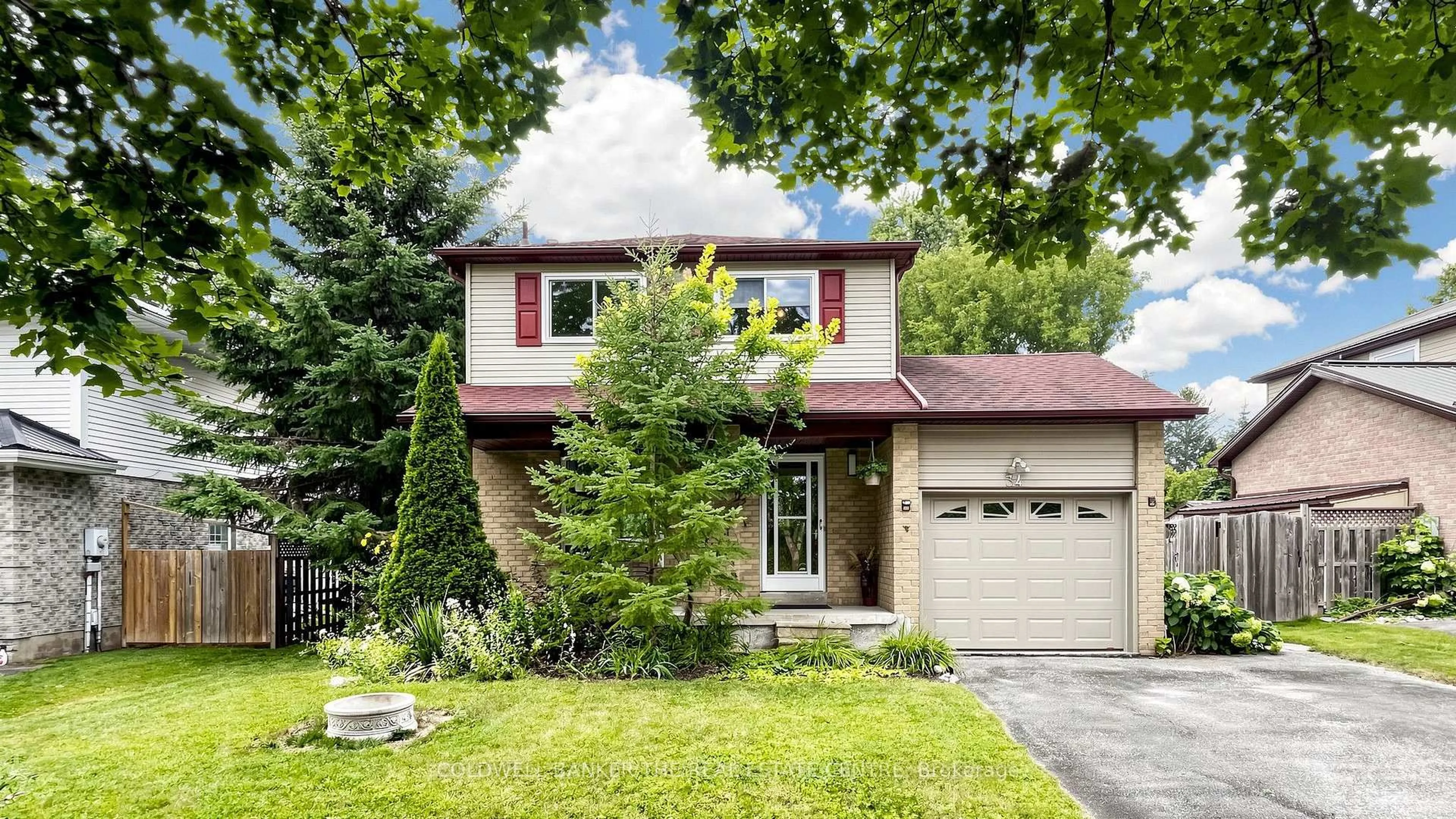 Home with brick exterior material, street for 34 Birchard Blvd, East Gwillimbury Ontario L0G 1M0