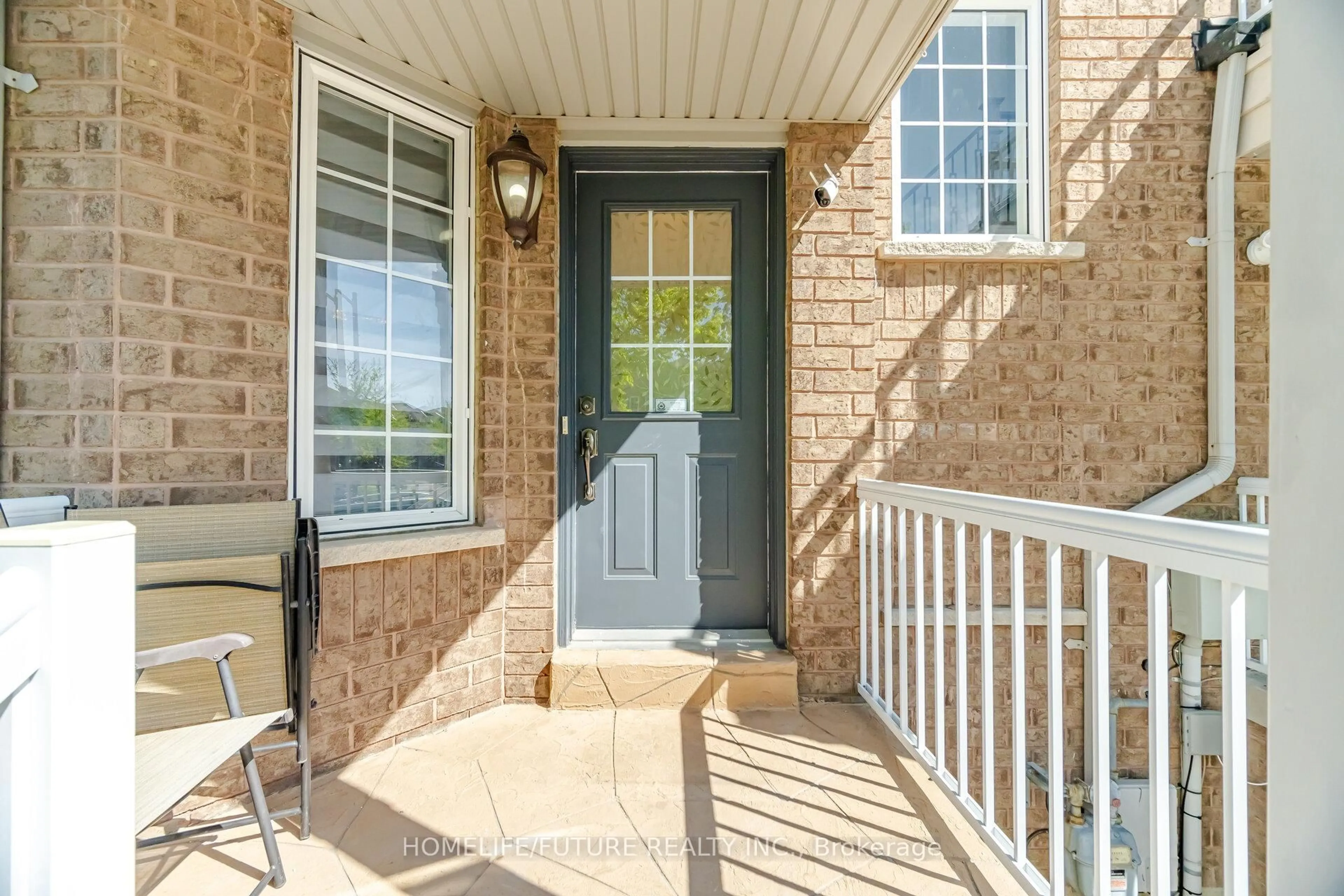 Indoor entryway for 32 Laurelhurst Cres, Vaughan Ontario L4H 2M8