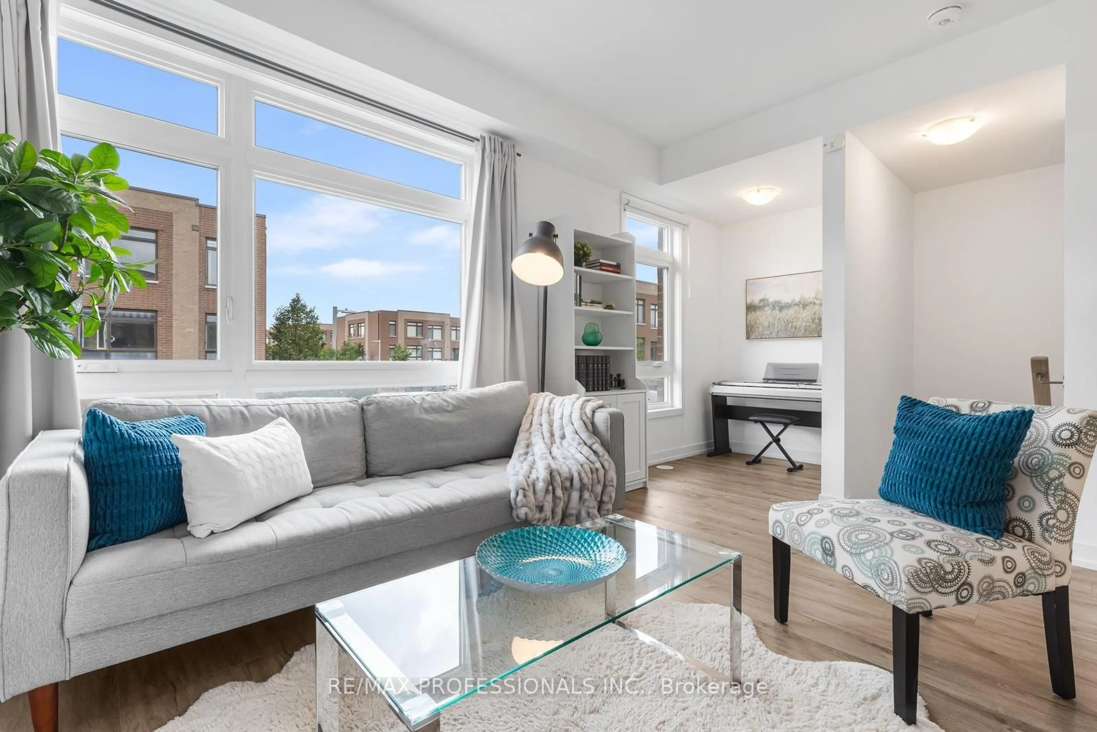 Living room with furniture, unknown for 1 Lochlin St, Vaughan Ontario L4L 0M1