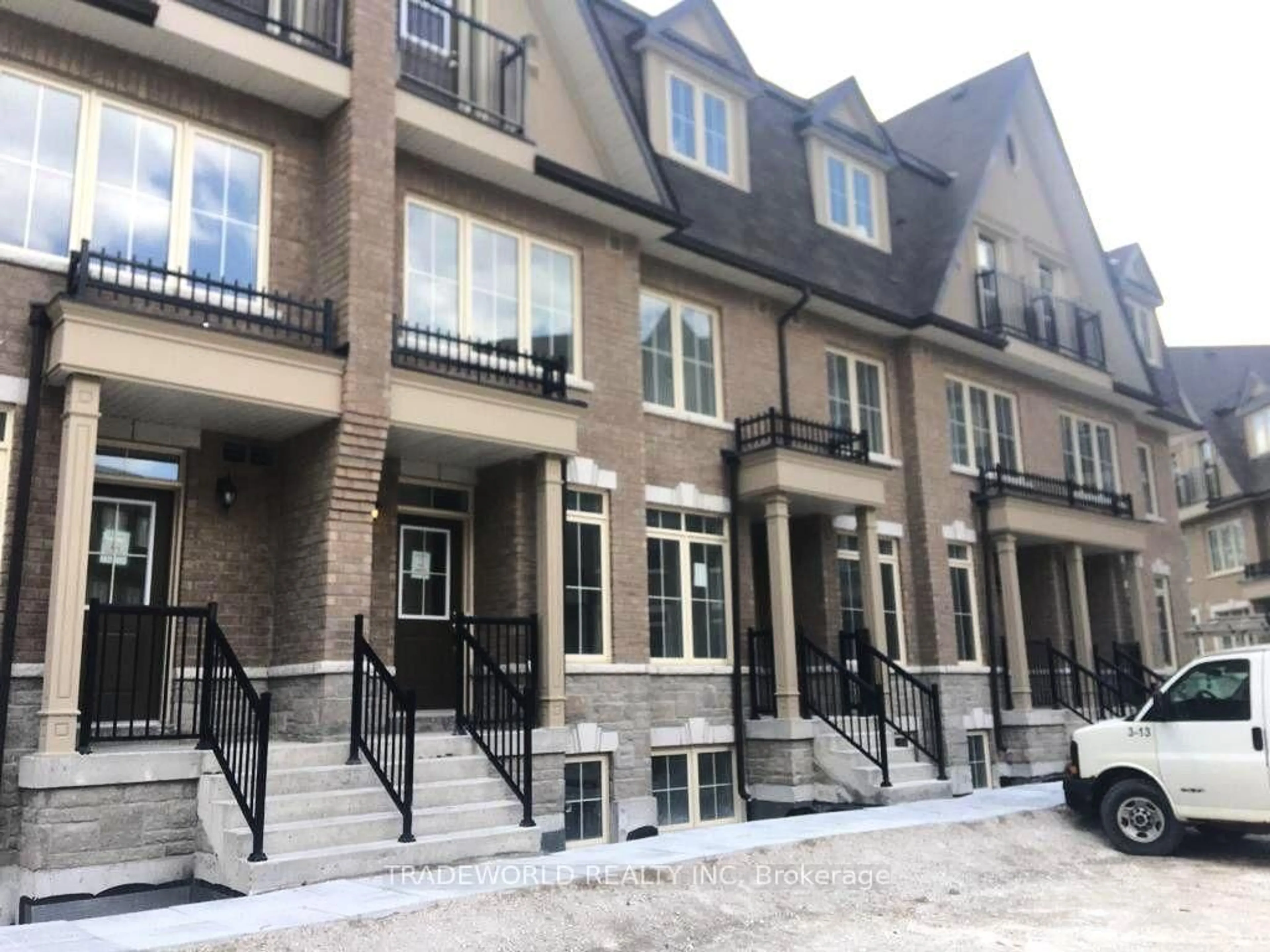 Patio, street for 181 Parktree Dr #40, Vaughan Ontario L6A 5B1