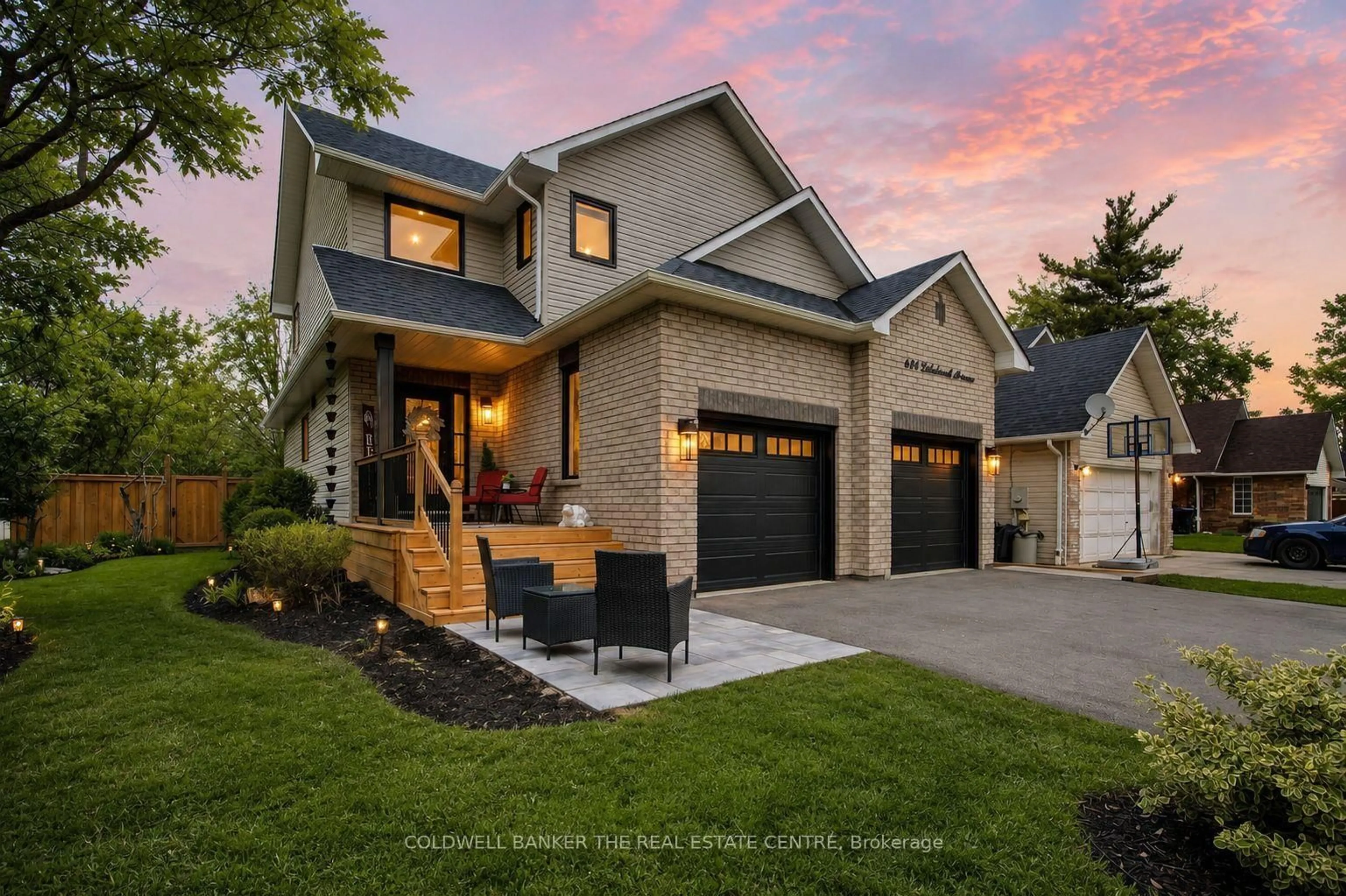 Home with brick exterior material, street for 684 Lakelands Ave, Innisfil Ontario L9S 4E6
