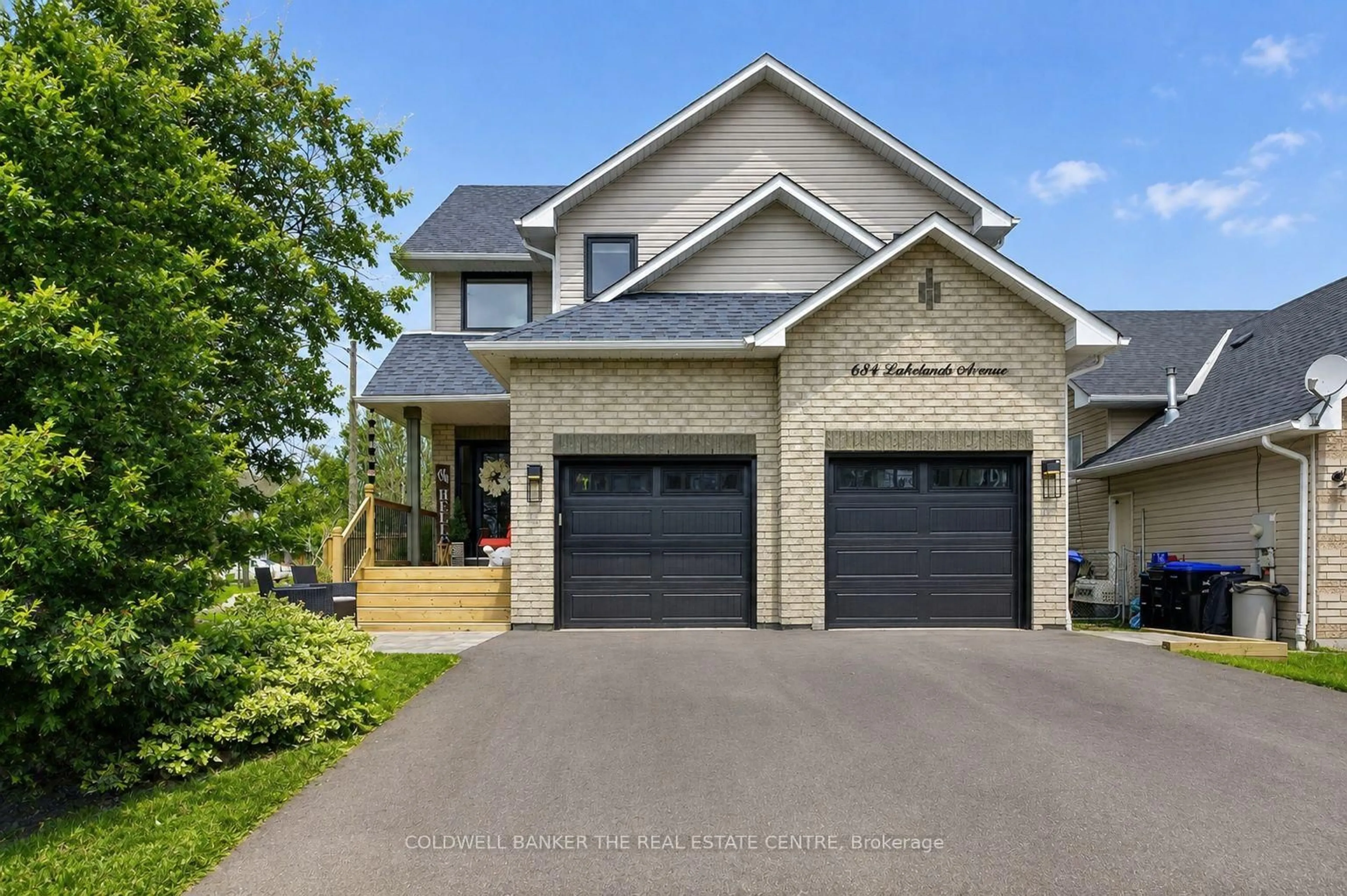 Home with brick exterior material, street for 684 Lakelands Ave, Innisfil Ontario L9S 4E6