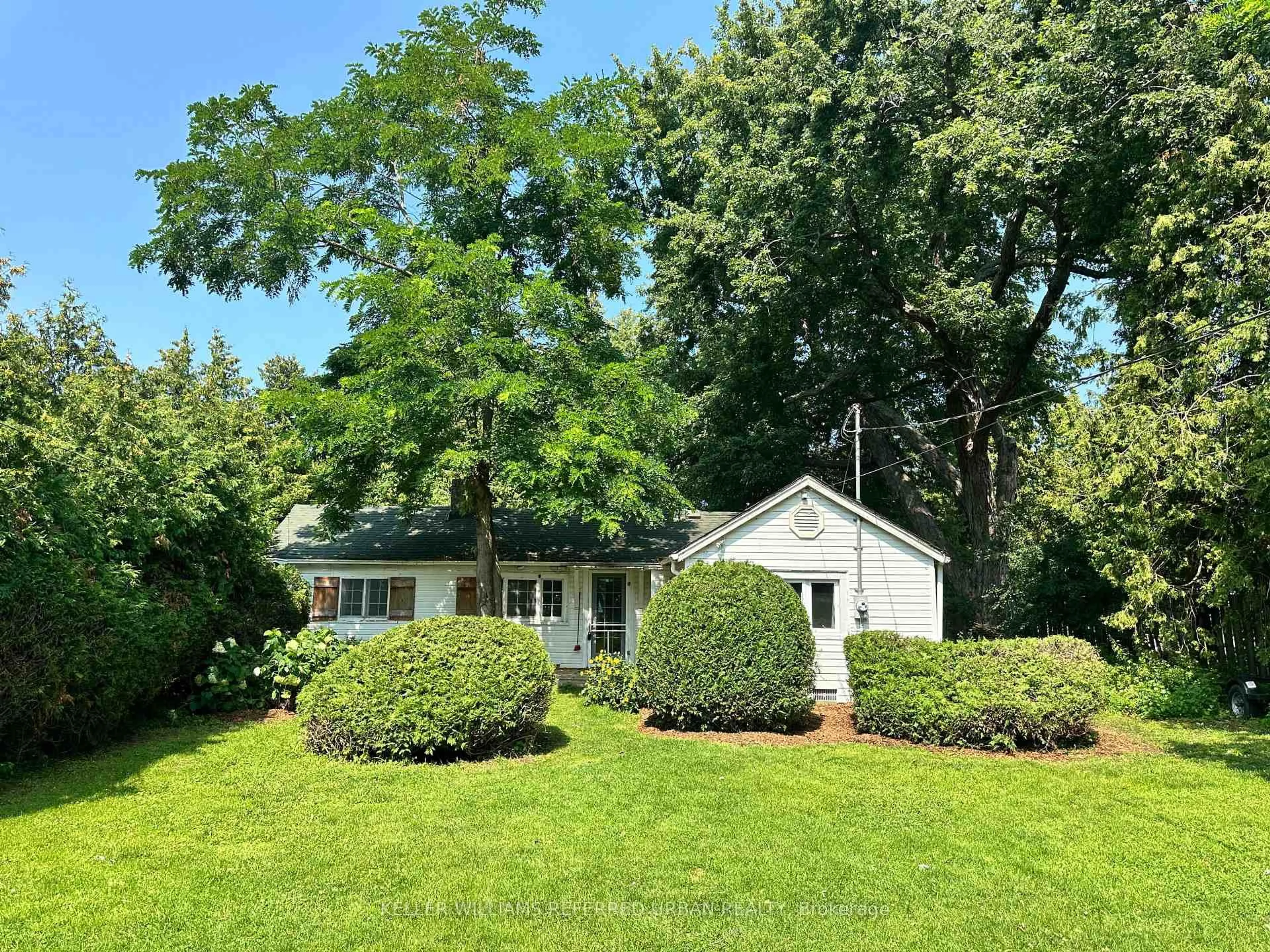 A pic from outside/outdoor area/front of a property/back of a property/a pic from drone, unknown for 24690 Thorah Park Blvd, Brock Ontario L0K 1A0