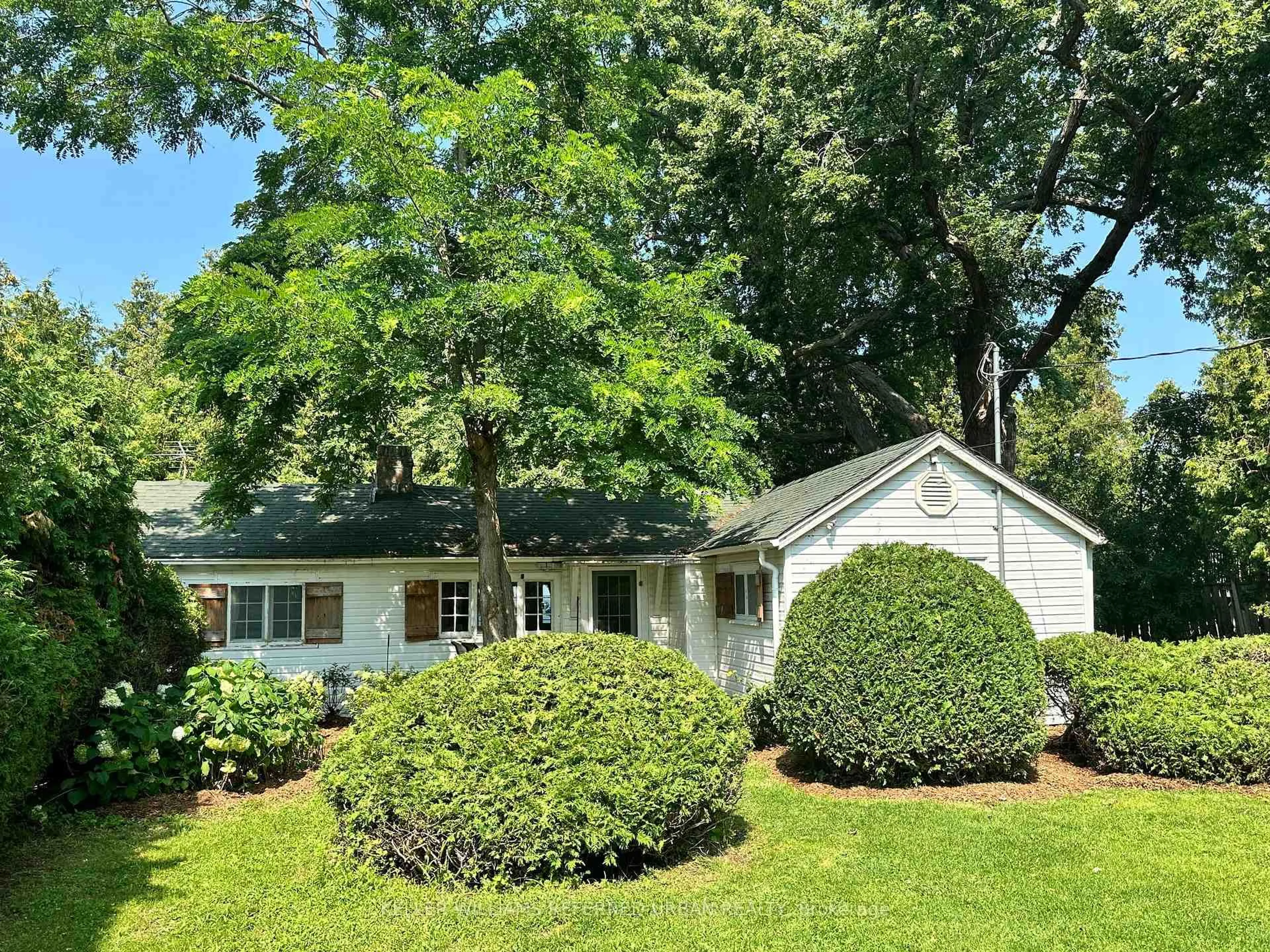 Home with vinyl exterior material, street for 24690 Thorah Park Blvd, Brock Ontario L0K 1A0