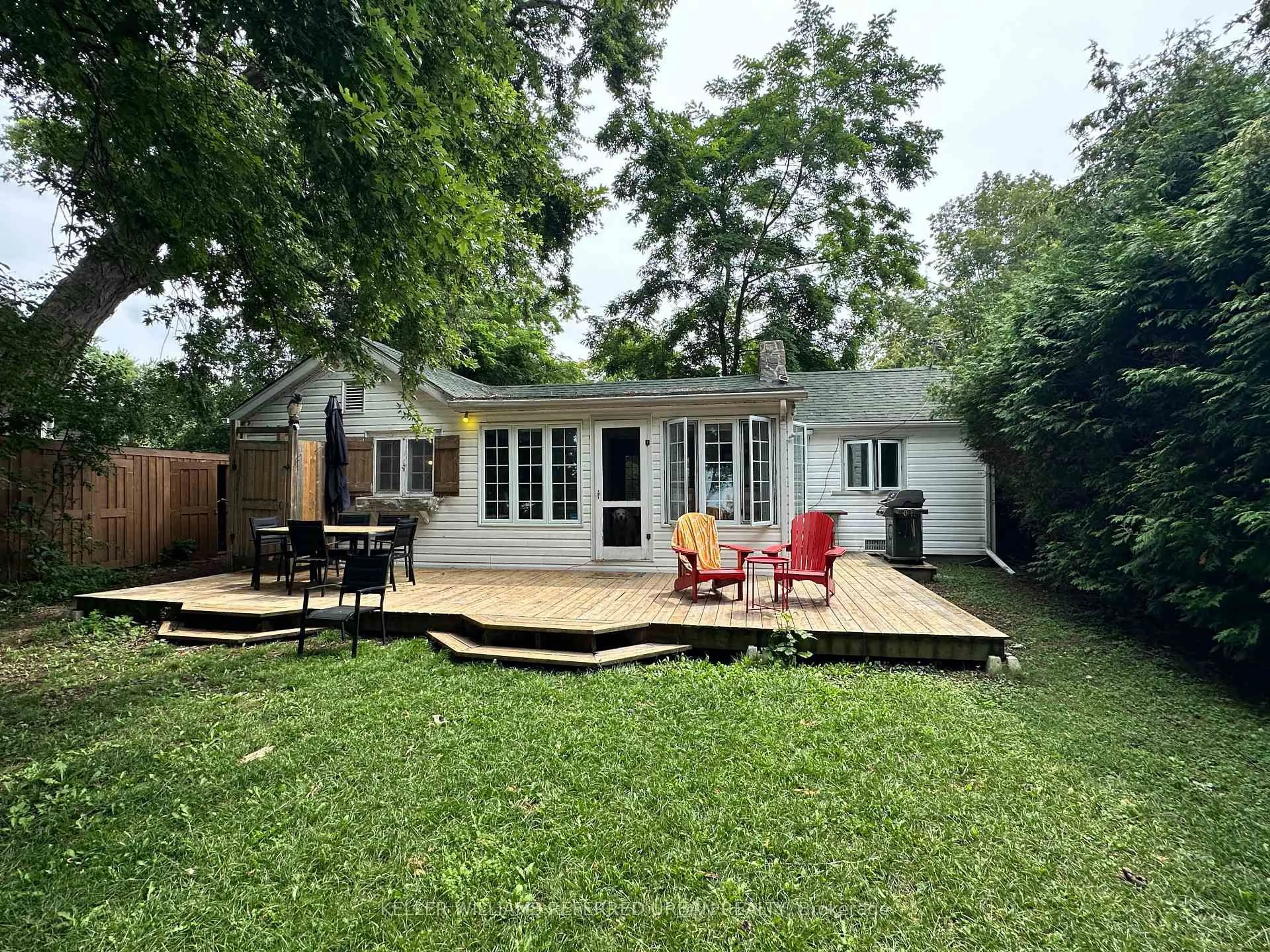 A pic from outside/outdoor area/front of a property/back of a property/a pic from drone, street for 24690 Thorah Park Blvd, Brock Ontario L0K 1A0