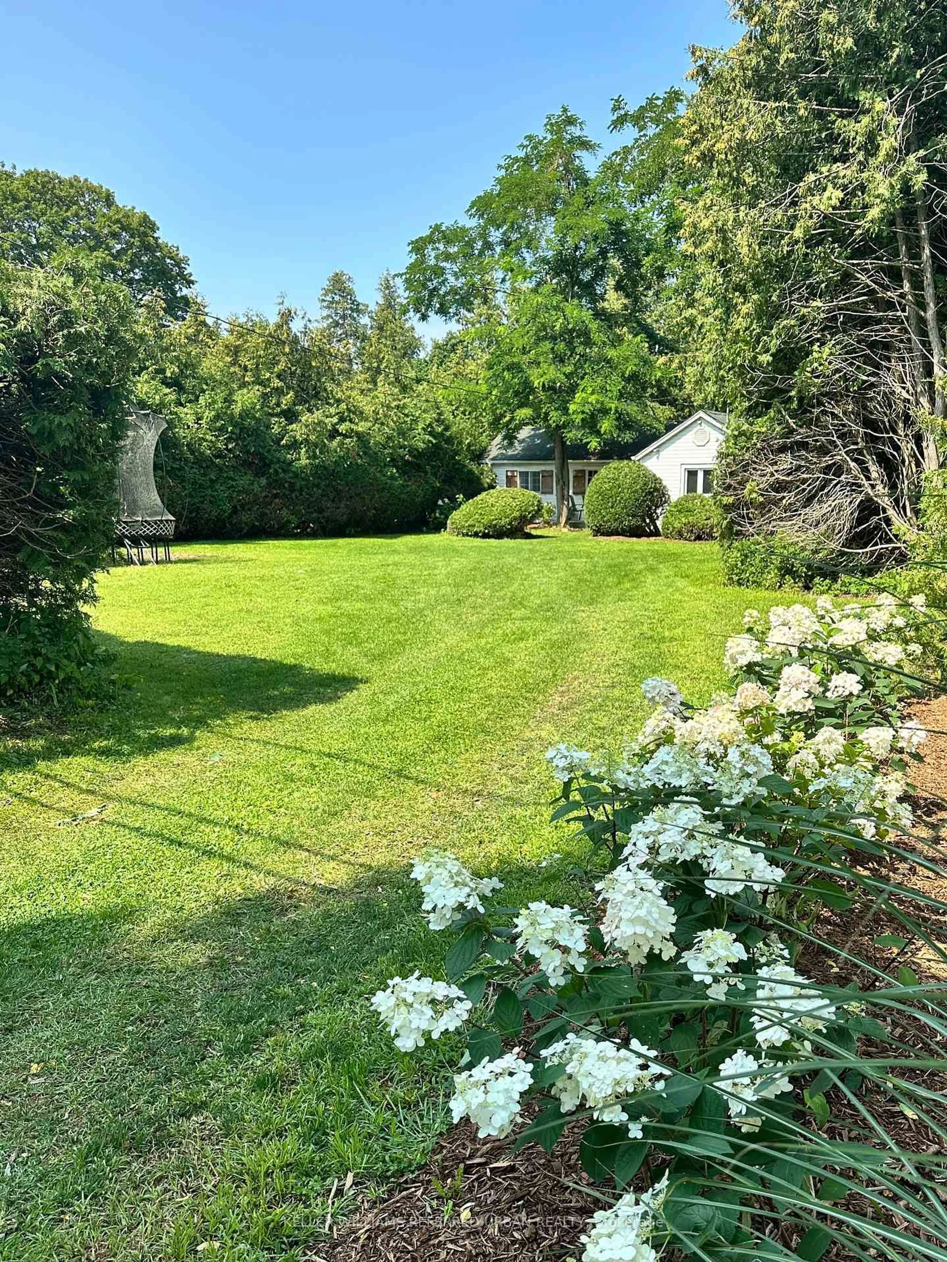 A pic from outside/outdoor area/front of a property/back of a property/a pic from drone, unknown for 24690 Thorah Park Blvd, Brock Ontario L0K 1A0