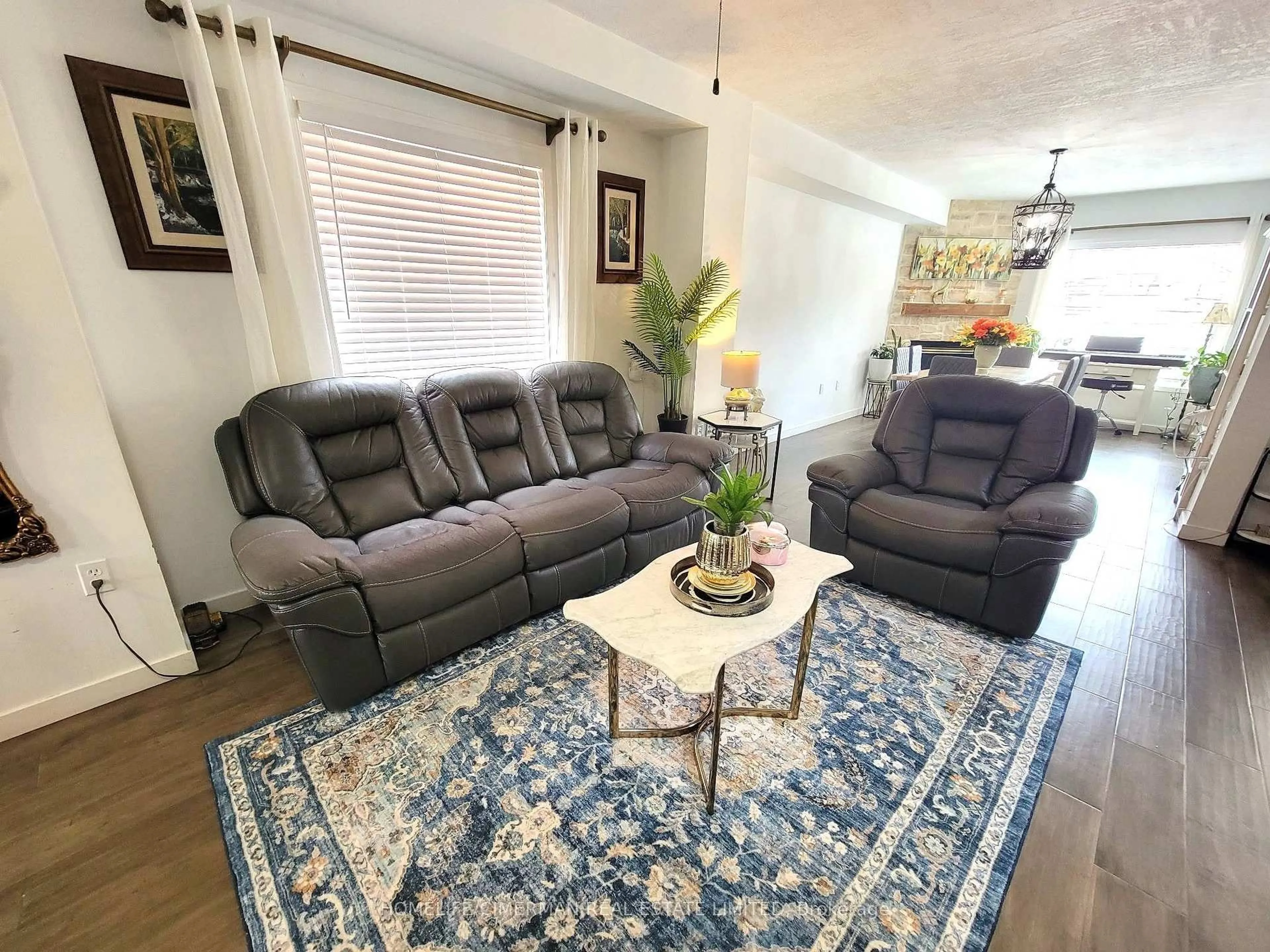 Living room with furniture, unknown for 256 Mcbride Cres, Newmarket Ontario L3X 2W4