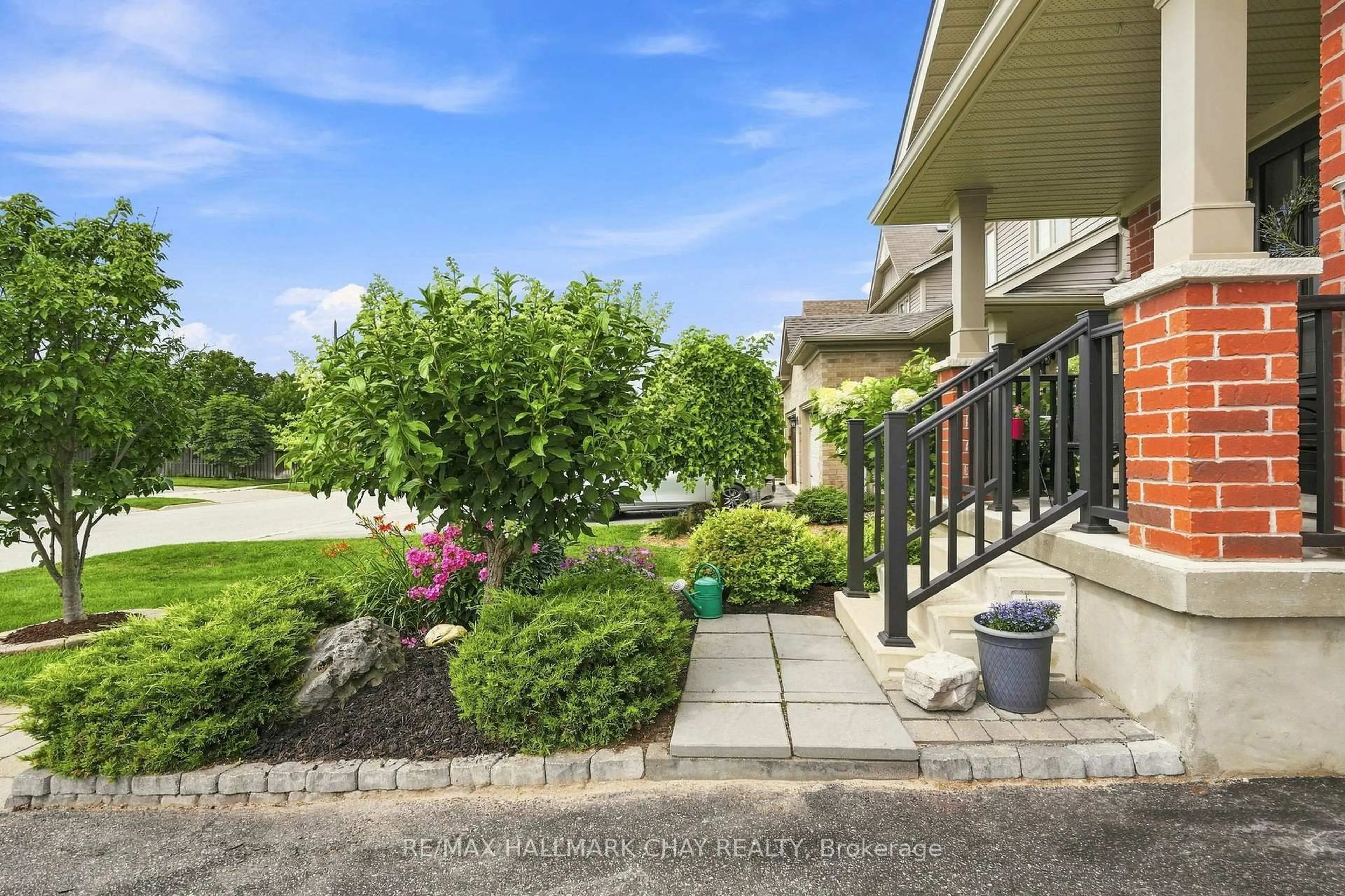 Patio, unknown for 23 Banting Cres, Essa Ontario L3W 0P3