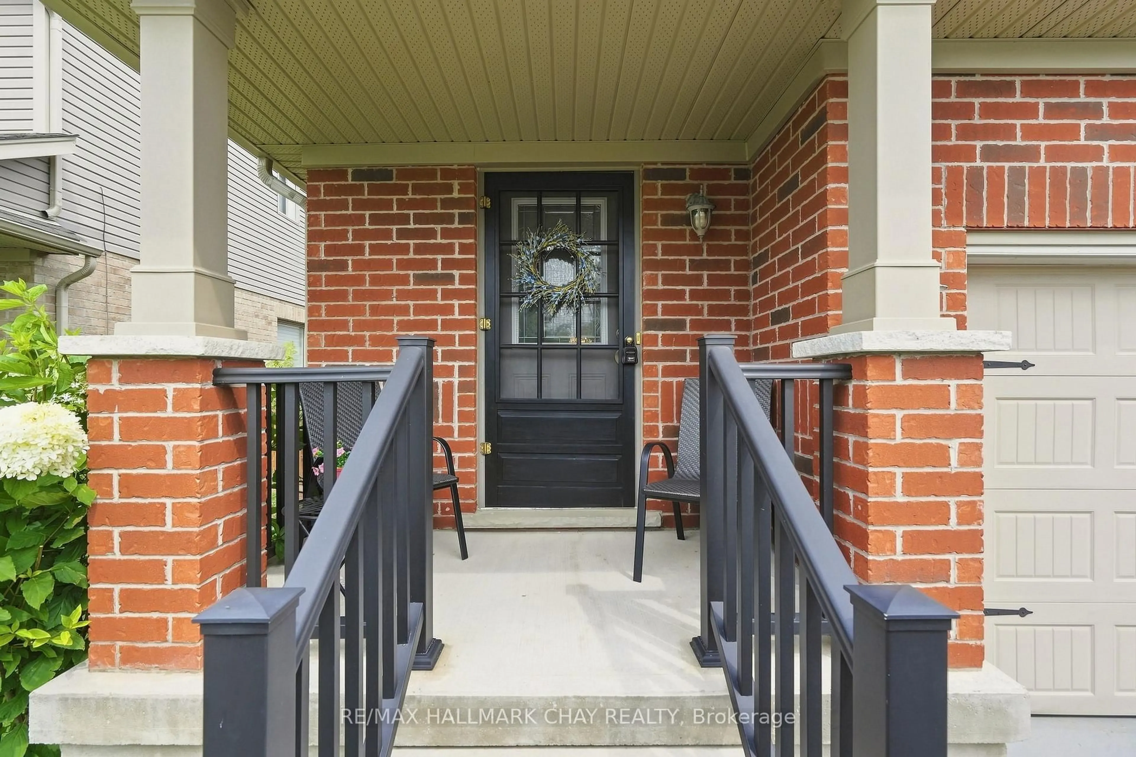 Unknown for 23 Banting Cres, Essa Ontario L3W 0P3