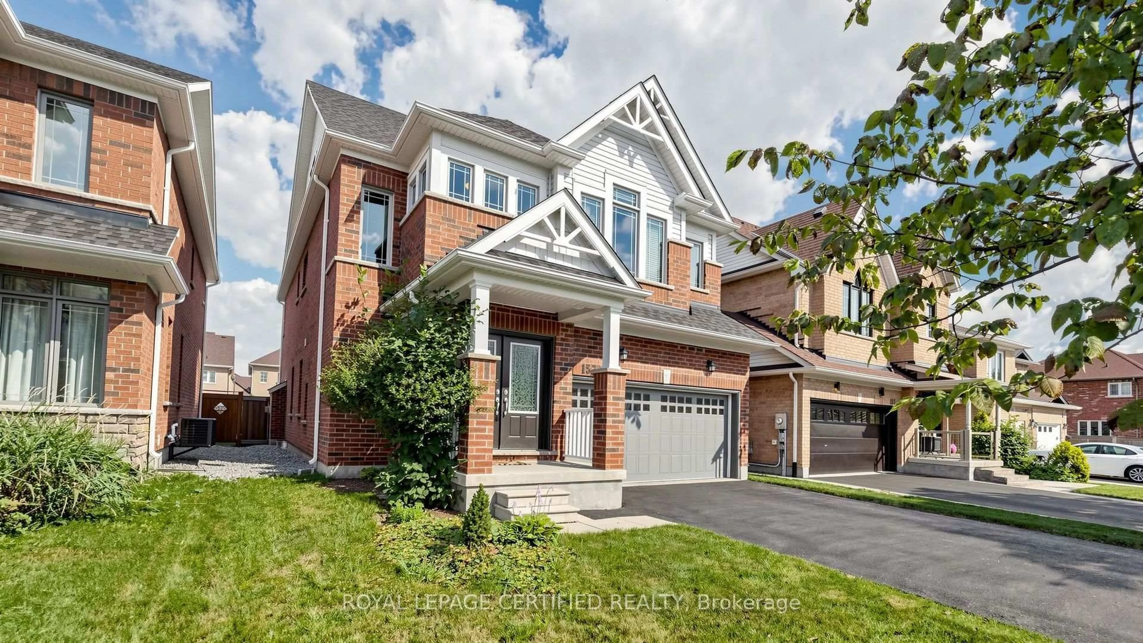 Home with brick exterior material, street for 153 Romanelli Cres, Bradford West Gwillimbury Ontario L3Z 0X6