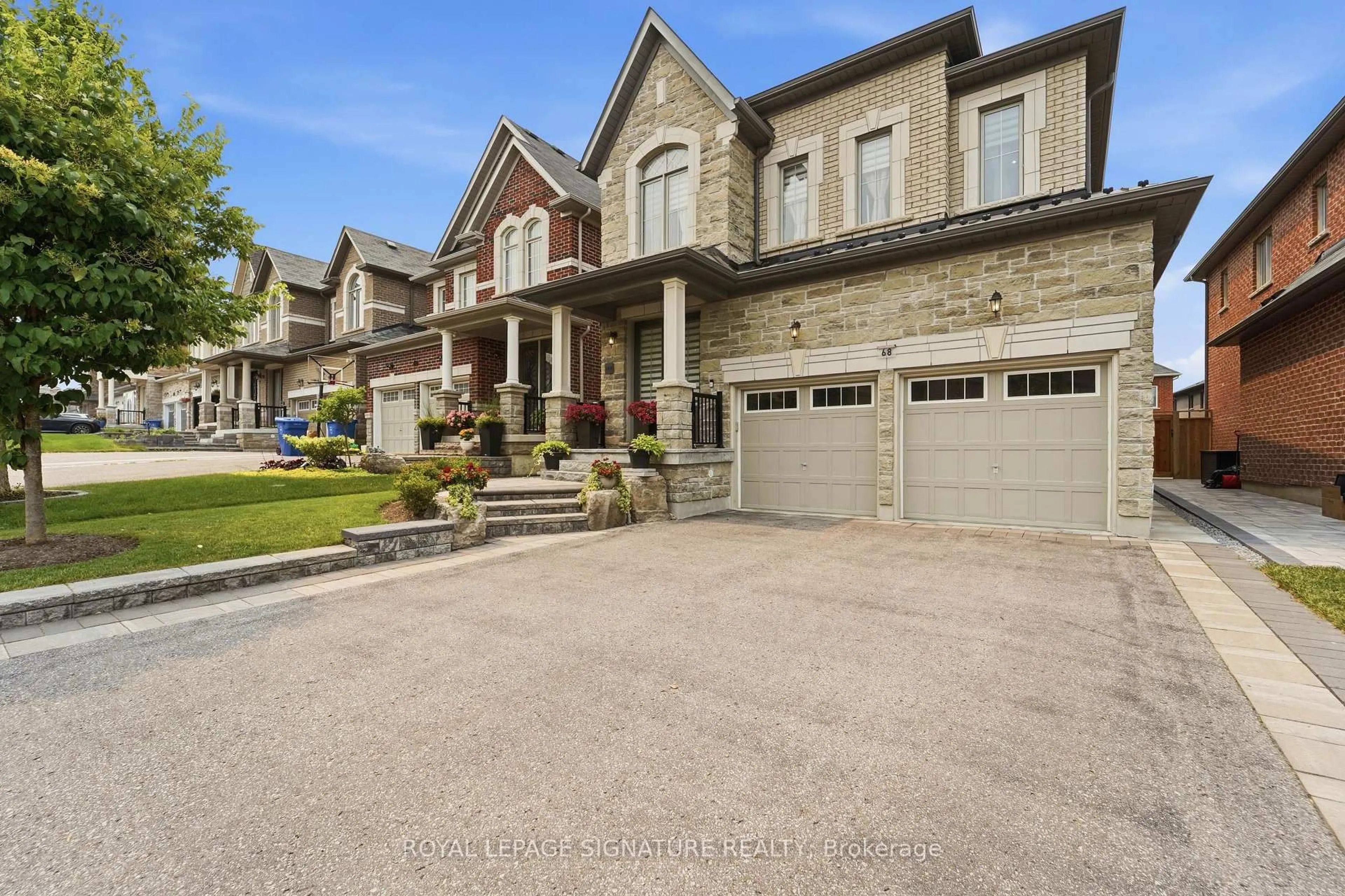 Home with brick exterior material, street for 68 Duggan St, Aurora Ontario L4G 0Y8