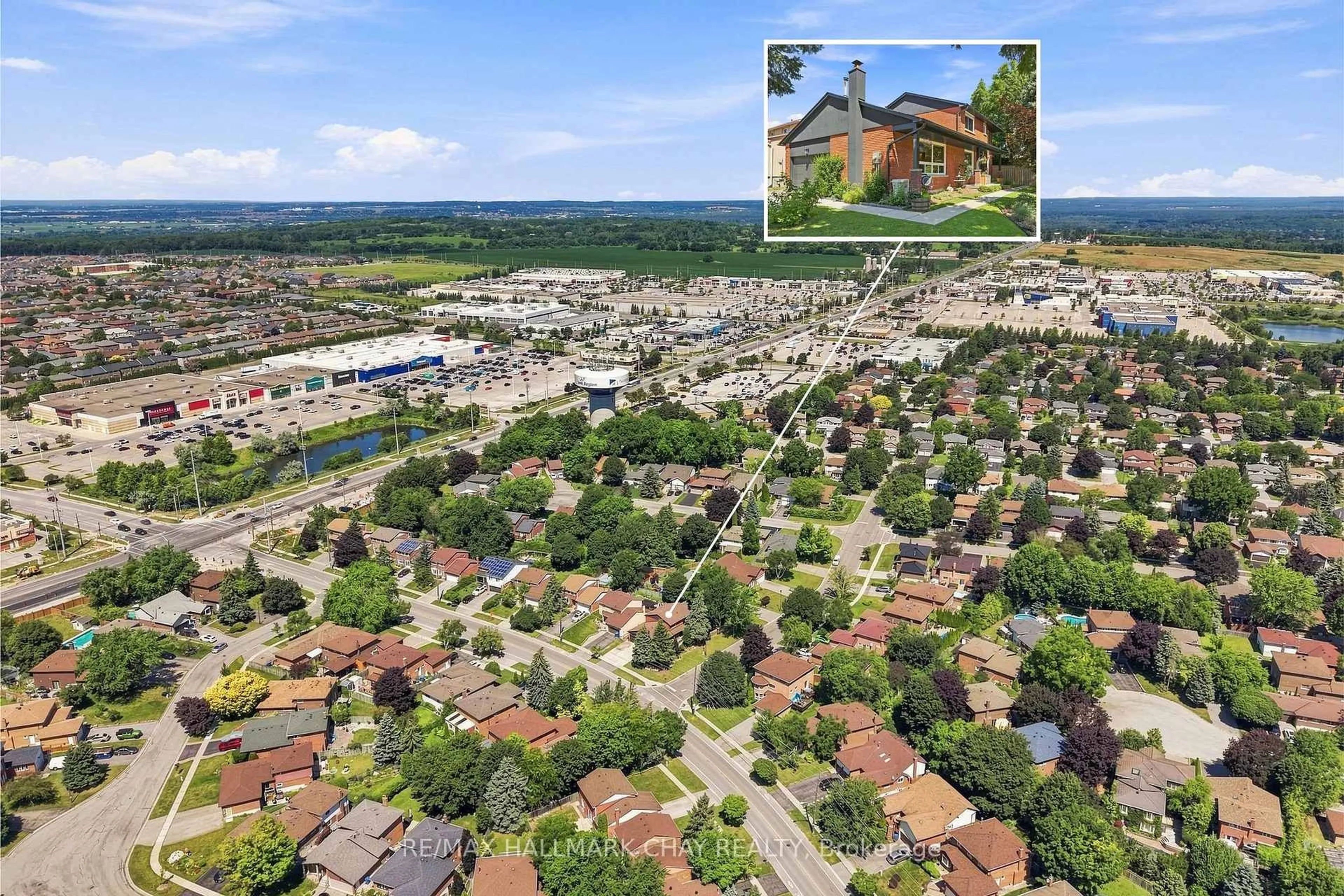 A pic from outside/outdoor area/front of a property/back of a property/a pic from drone, street for 278 Carlisle St, Newmarket Ontario L3Y 6C1
