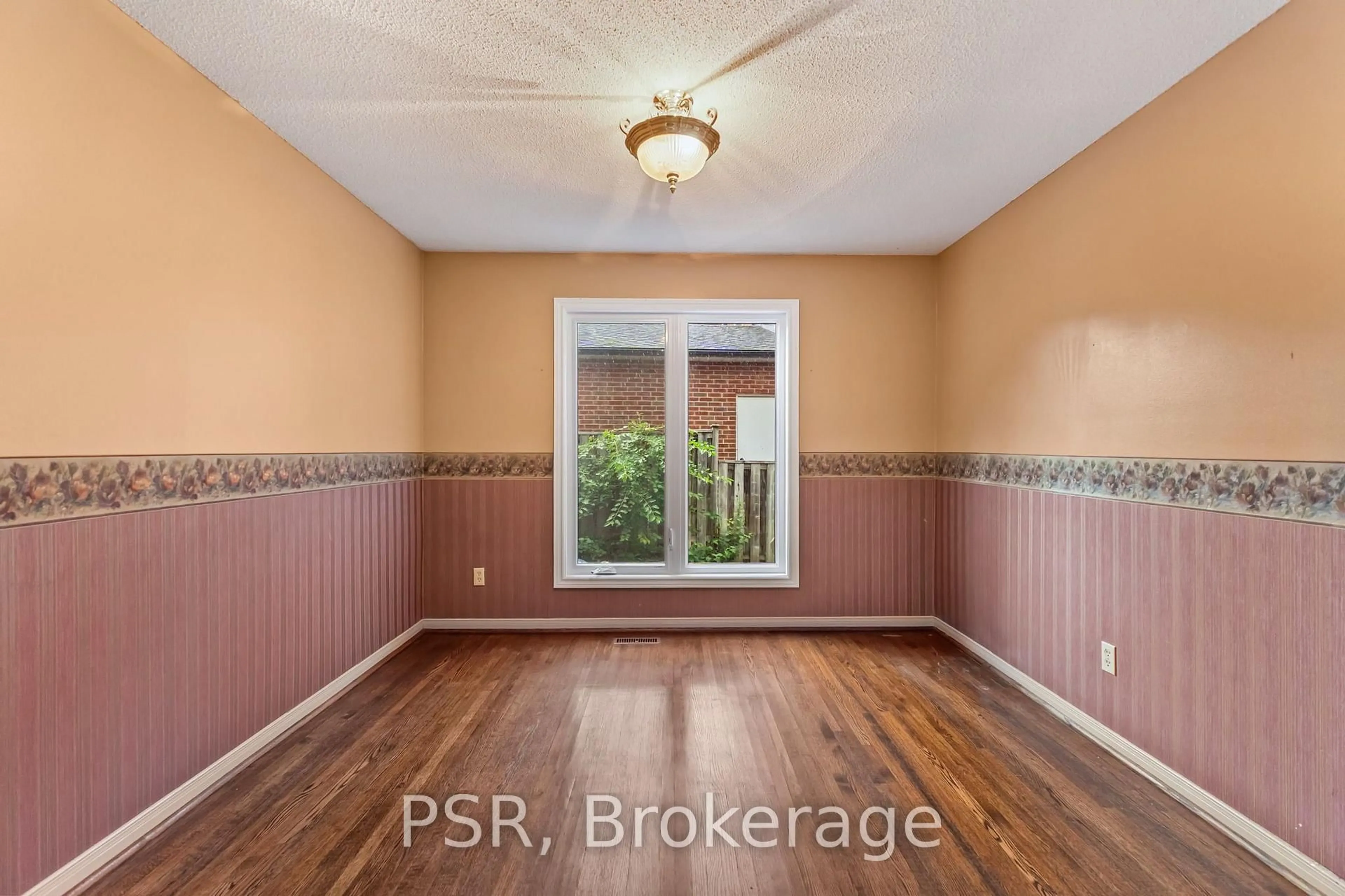A pic of a room for 6 Lippincott Crt, Richmond Hill Ontario L4C 7M5
