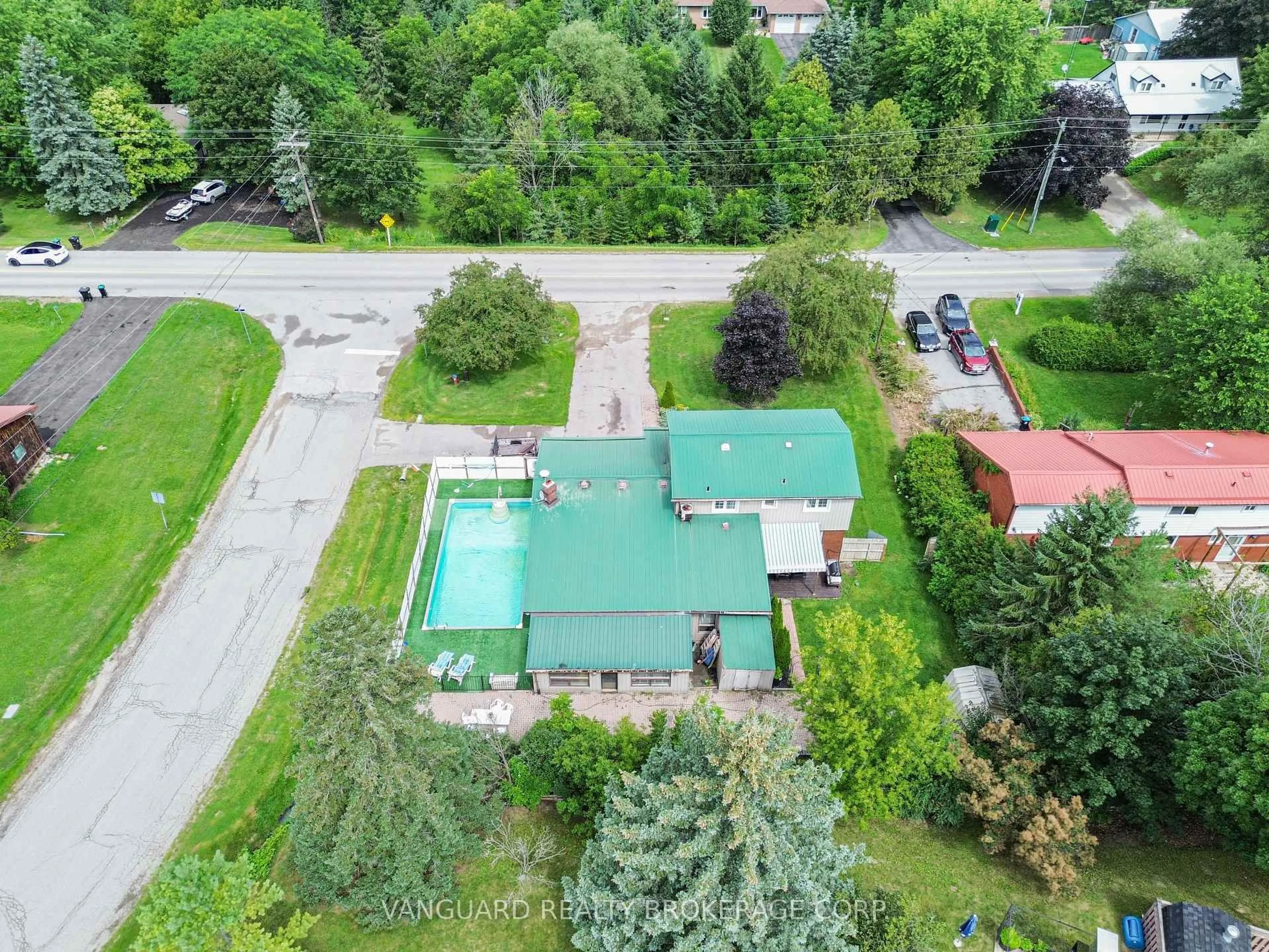 A pic from outside/outdoor area/front of a property/back of a property/a pic from drone, unknown for 4417 Concession 7, Bradford West Gwillimbury Ontario L0G 1B0